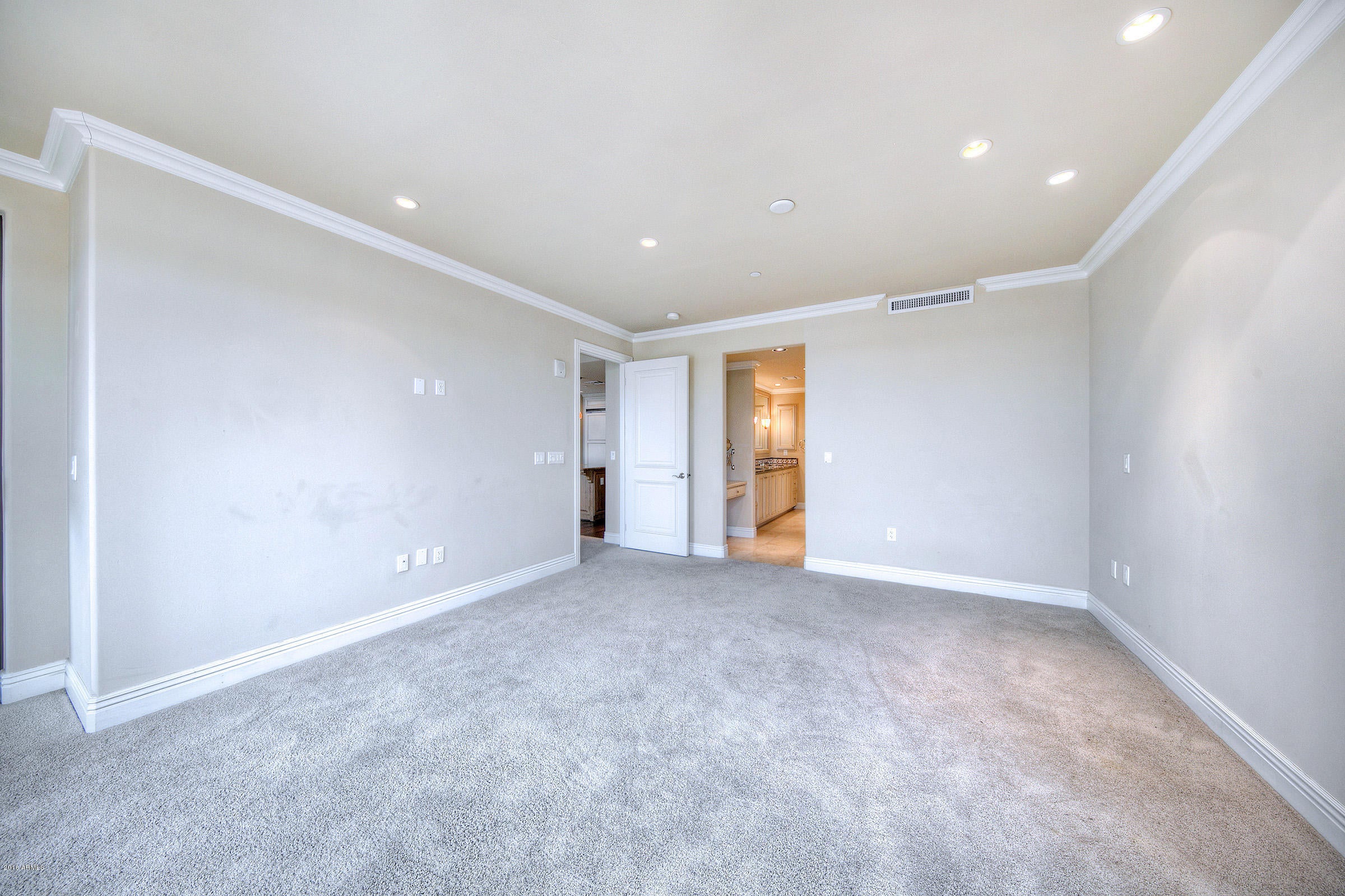 SCOTTSDALE WATERFRONT RESIDENCES CONDOMINIUM - Residential