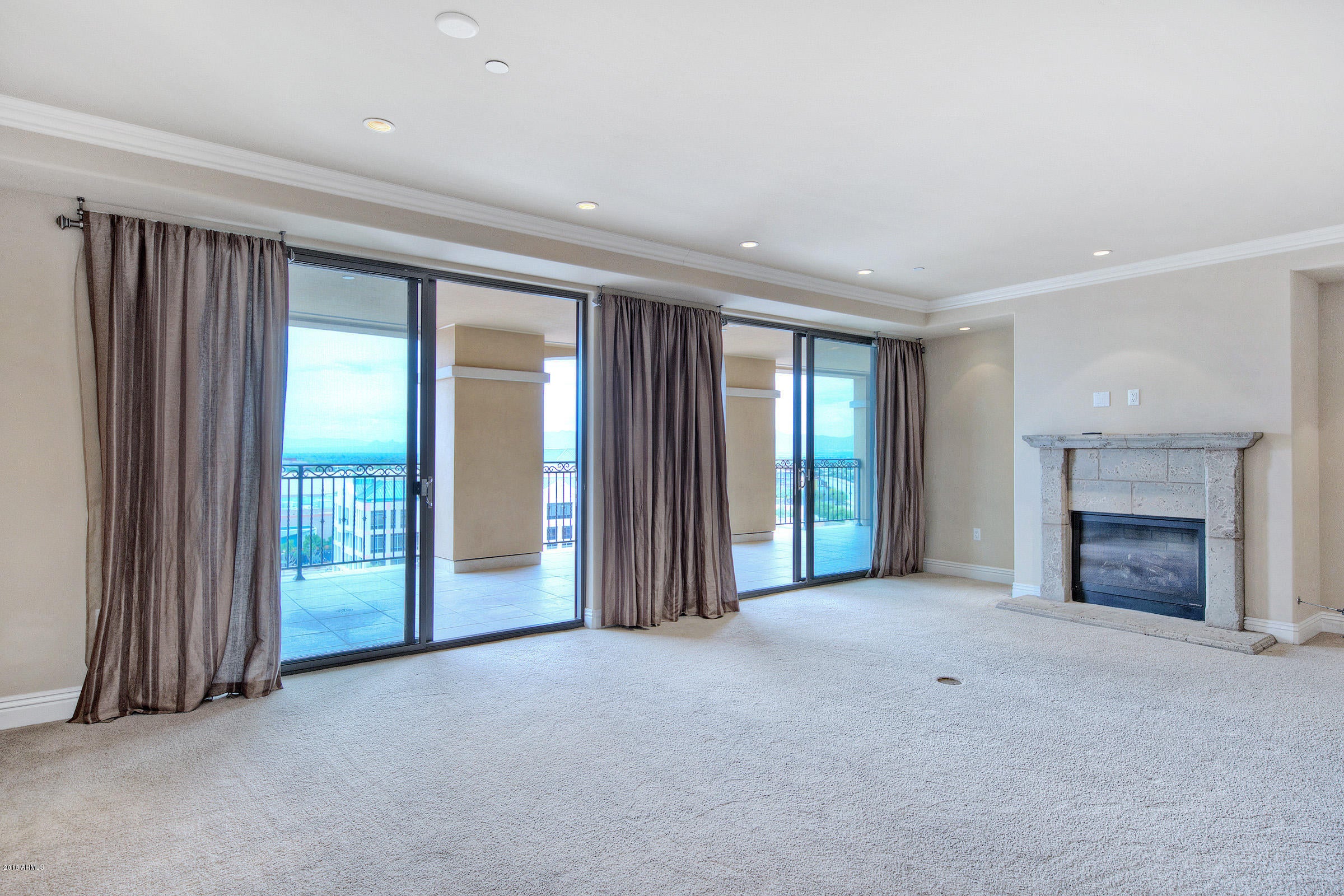 SCOTTSDALE WATERFRONT RESIDENCES CONDOMINIUM - Residential