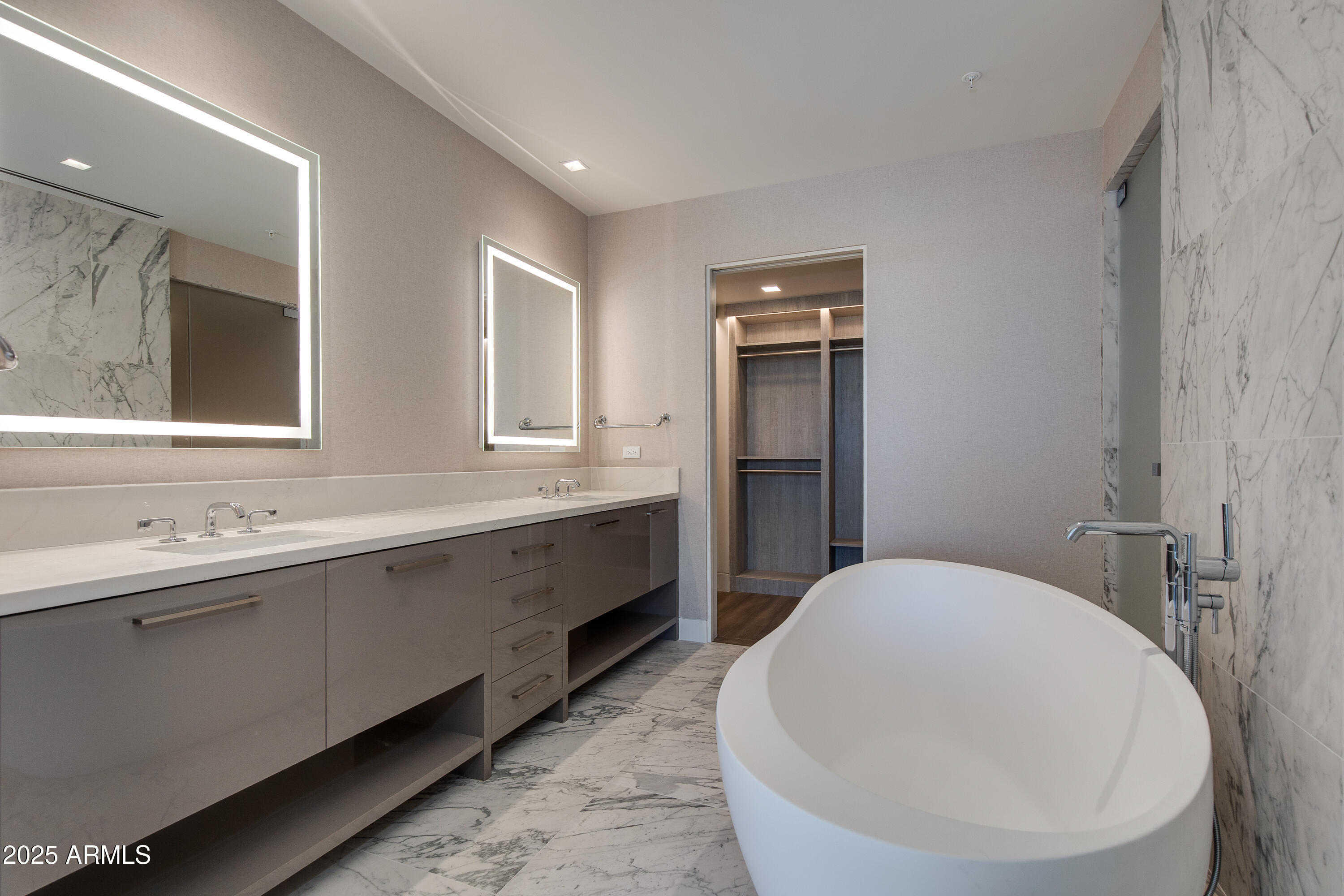 RITZ CARLTON, 7000 EAST LINCOLN VILLAS CONDOMINIUM 1 - Residential
