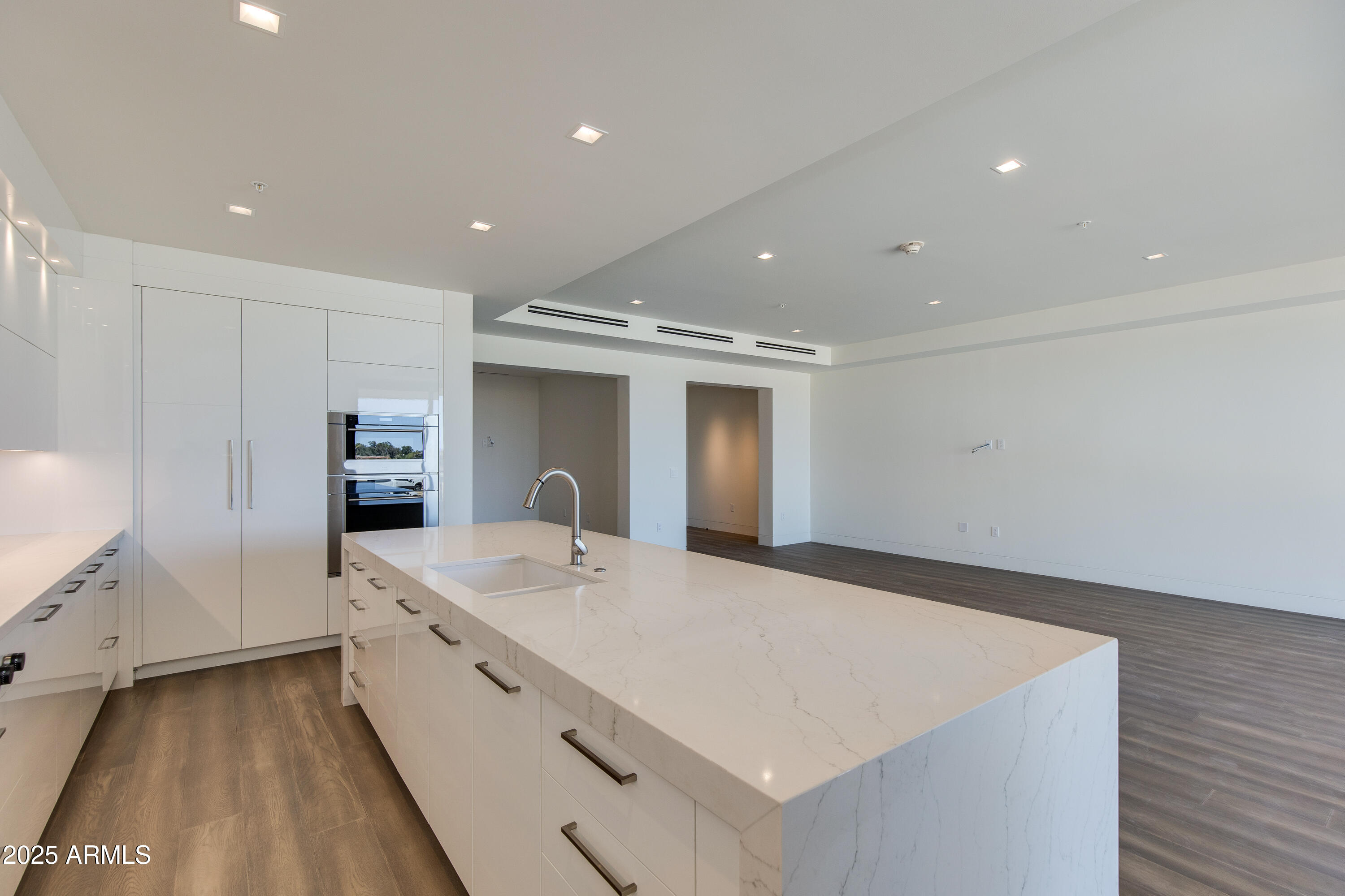 RITZ CARLTON, 7000 EAST LINCOLN VILLAS CONDOMINIUM 1 - Residential