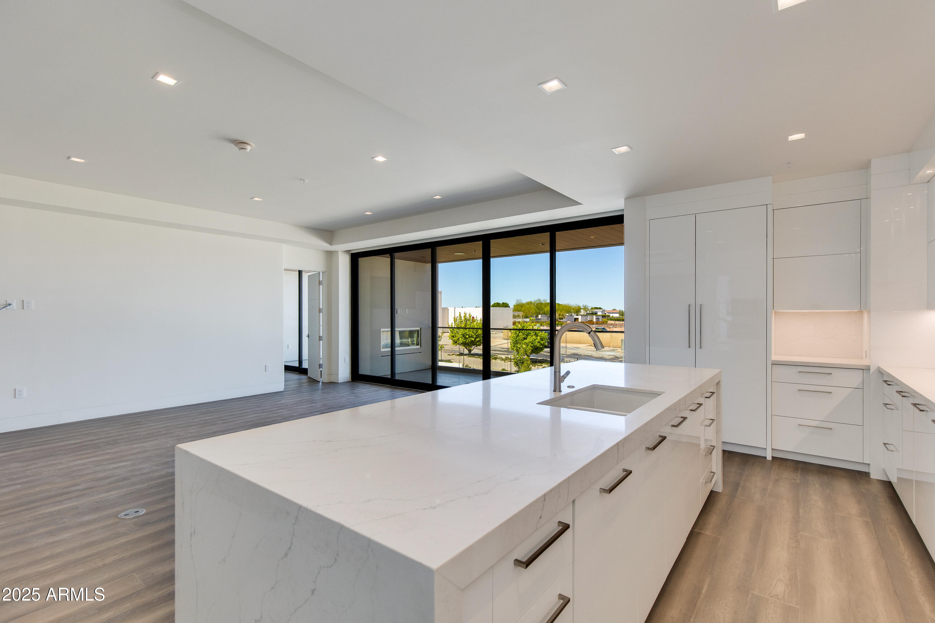 RITZ CARLTON, 7000 EAST LINCOLN VILLAS CONDOMINIUM 1 - Residential