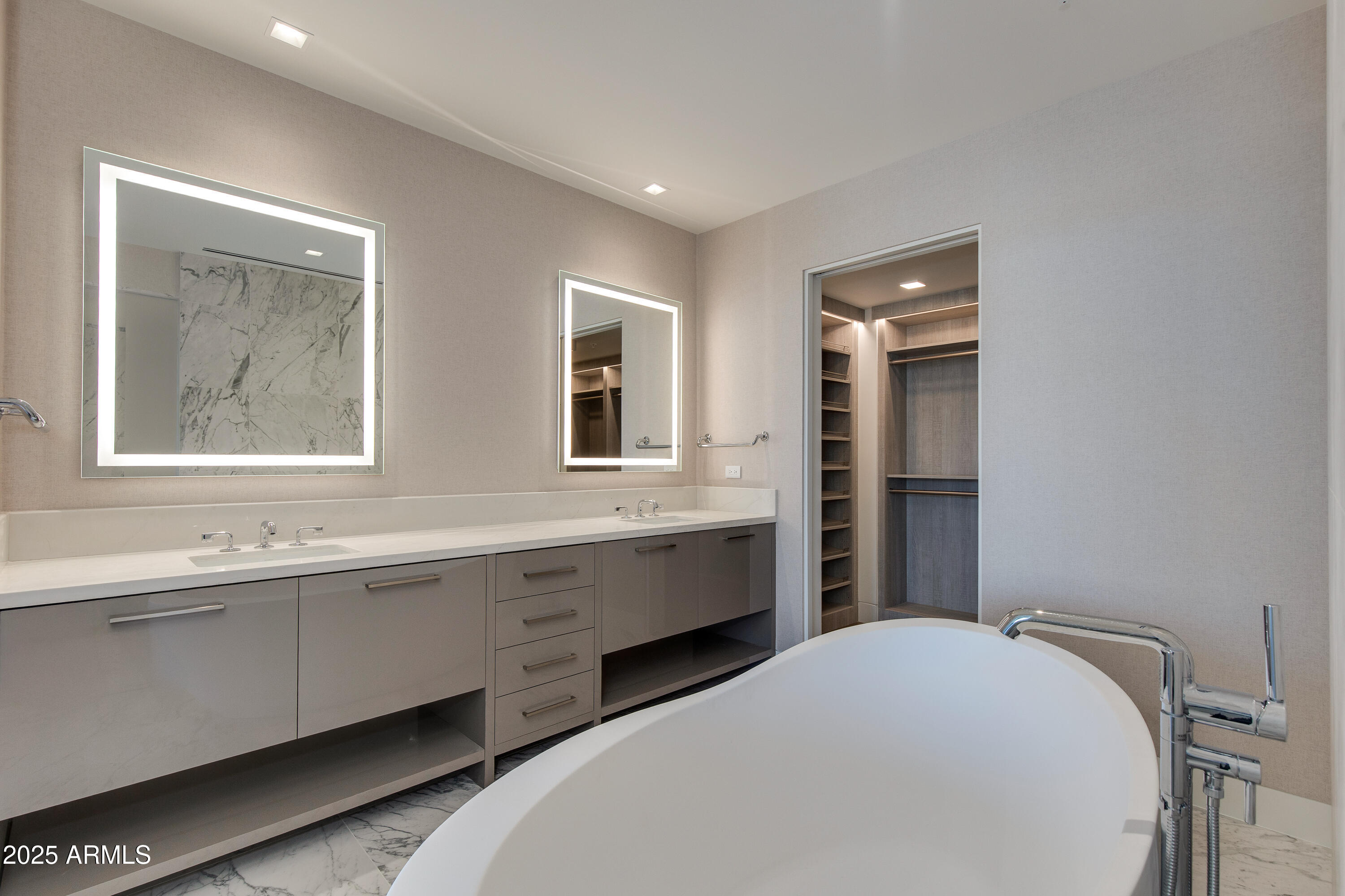 RITZ CARLTON, 7000 EAST LINCOLN VILLAS CONDOMINIUM 1 - Residential