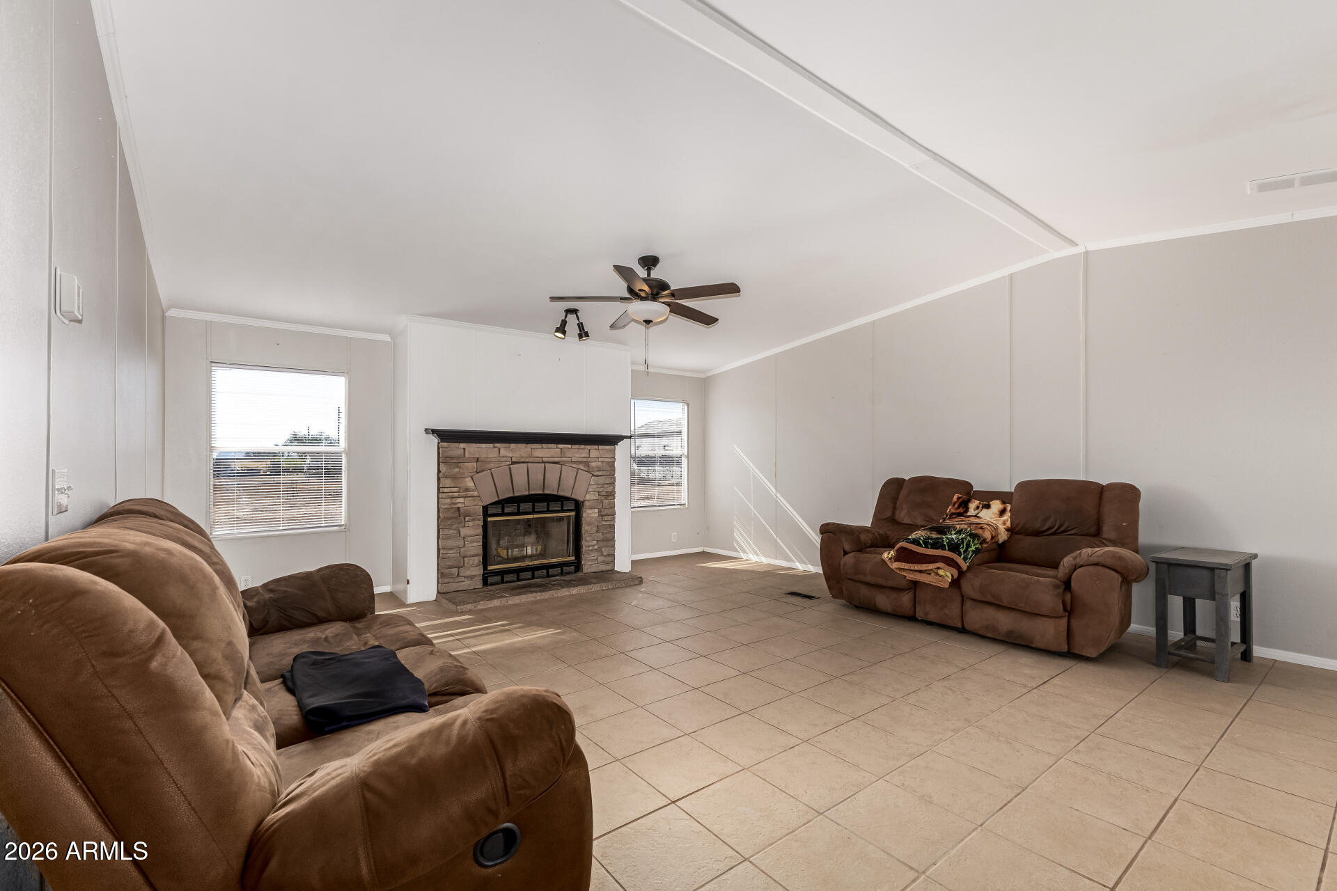 COM @ SW COR OF SEC 8-3S-9E TH N-50 TH E-644.86 TH - Residential