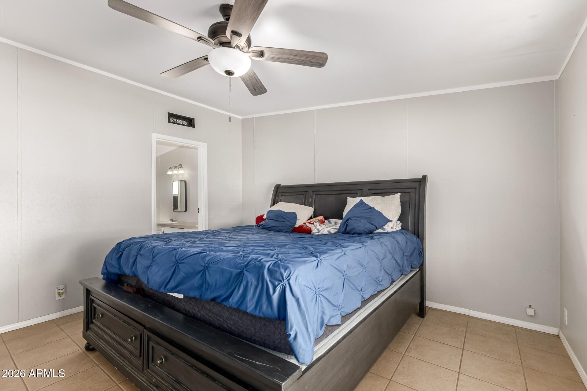 COM @ SW COR OF SEC 8-3S-9E TH N-50 TH E-644.86 TH - Residential