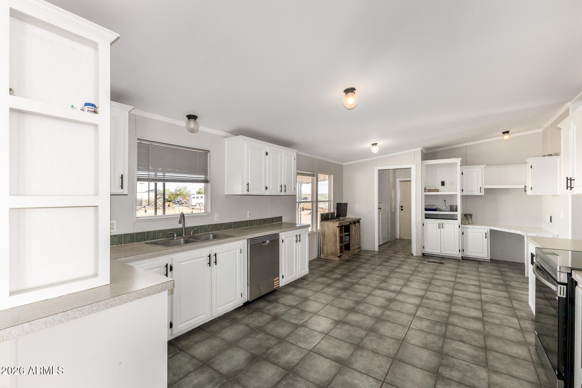 COM @ SW COR OF SEC 8-3S-9E TH N-50 TH E-644.86 TH - Residential