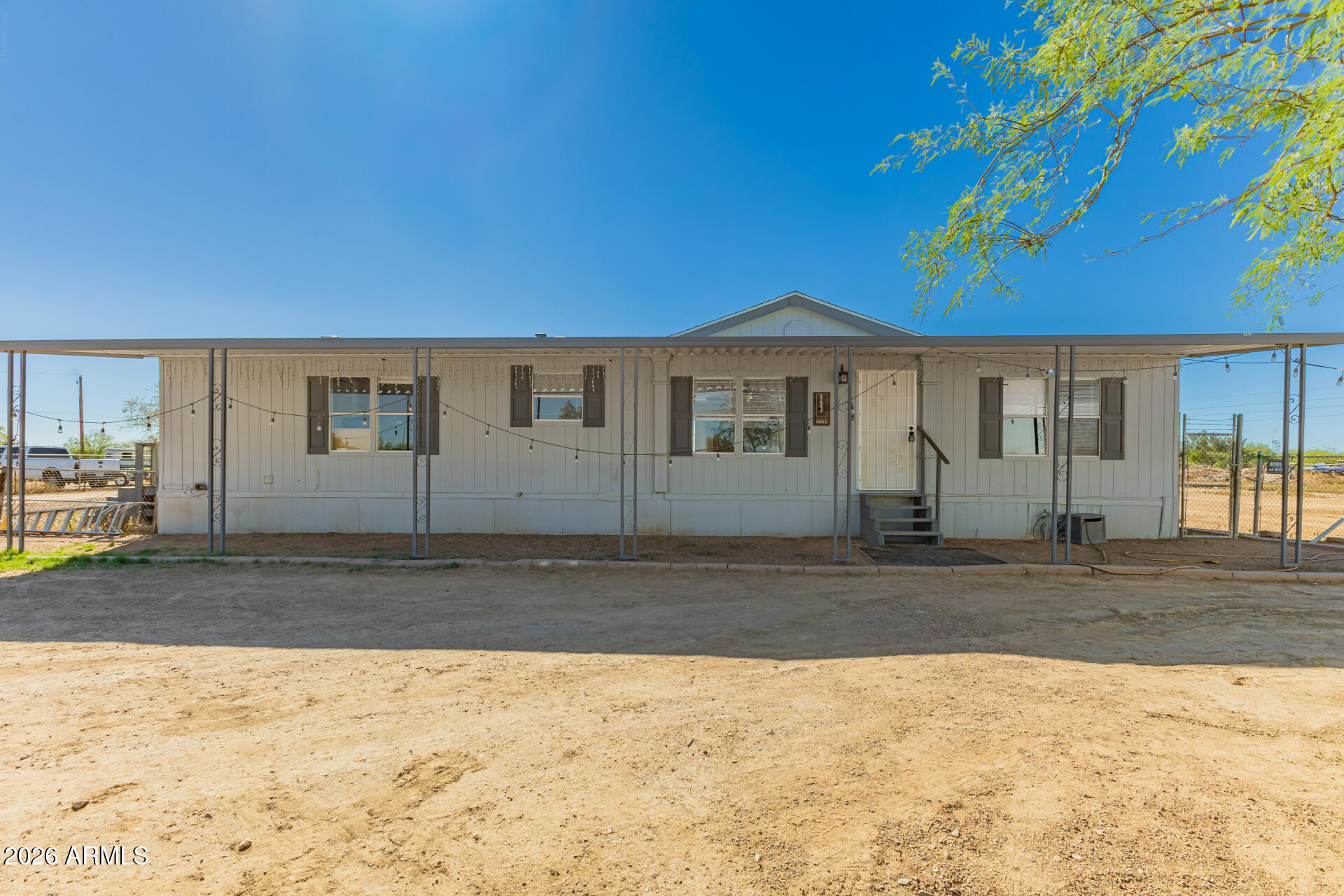 COM @ SW COR OF SEC 8-3S-9E TH N-50 TH E-644.86 TH - Residential
