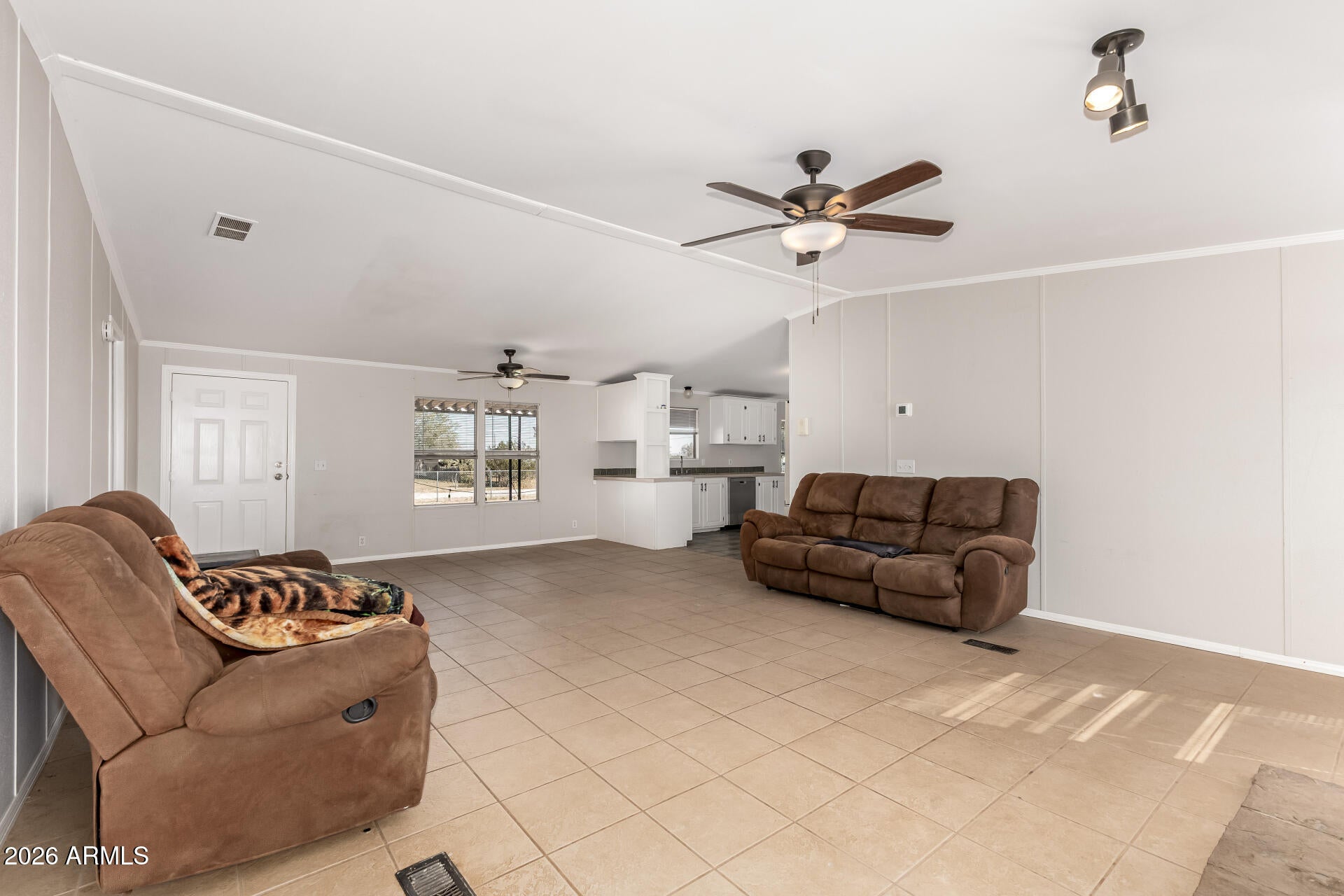 COM @ SW COR OF SEC 8-3S-9E TH N-50 TH E-644.86 TH - Residential