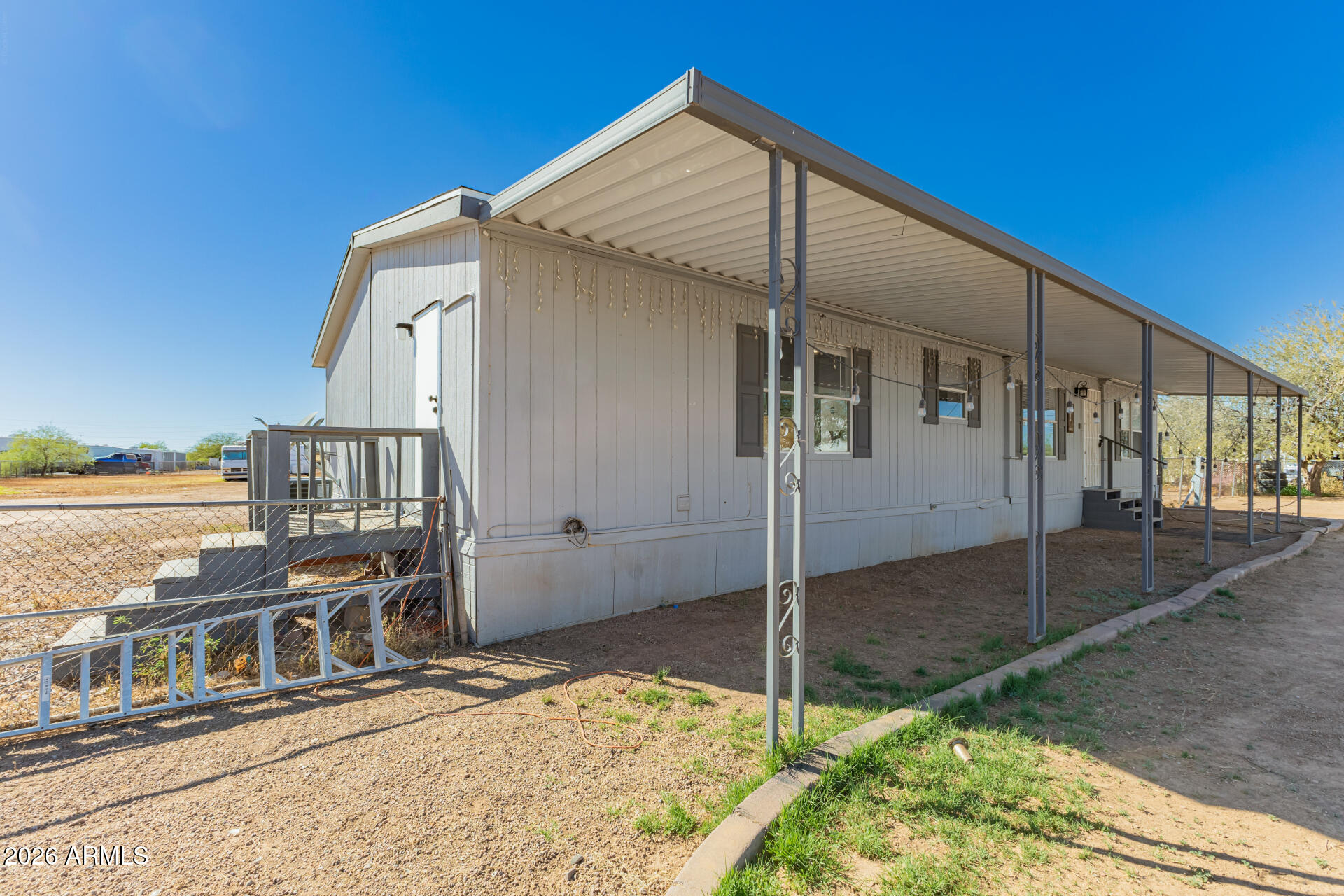 COM @ SW COR OF SEC 8-3S-9E TH N-50 TH E-644.86 TH - Residential
