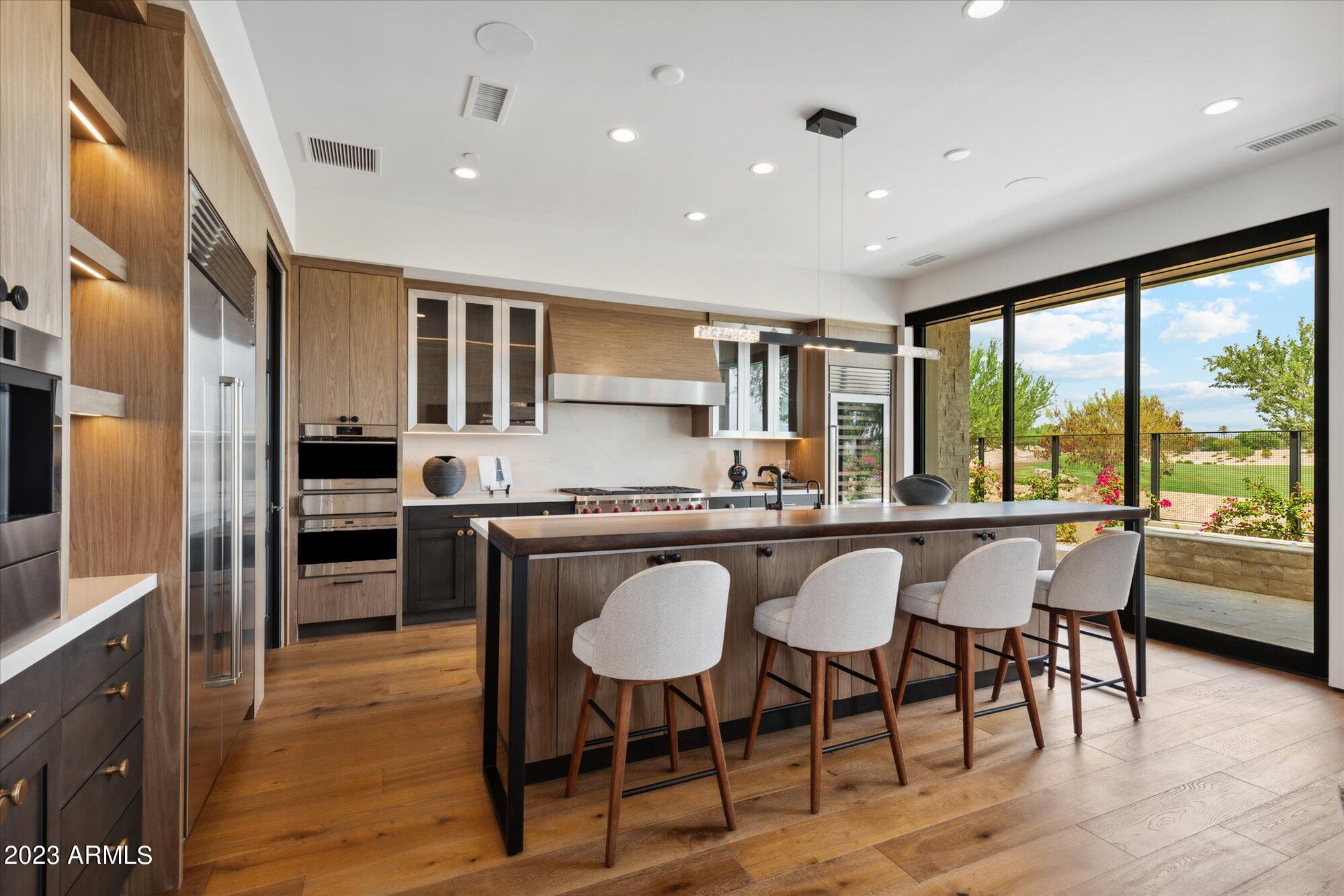 PHOENICIAN - Residential