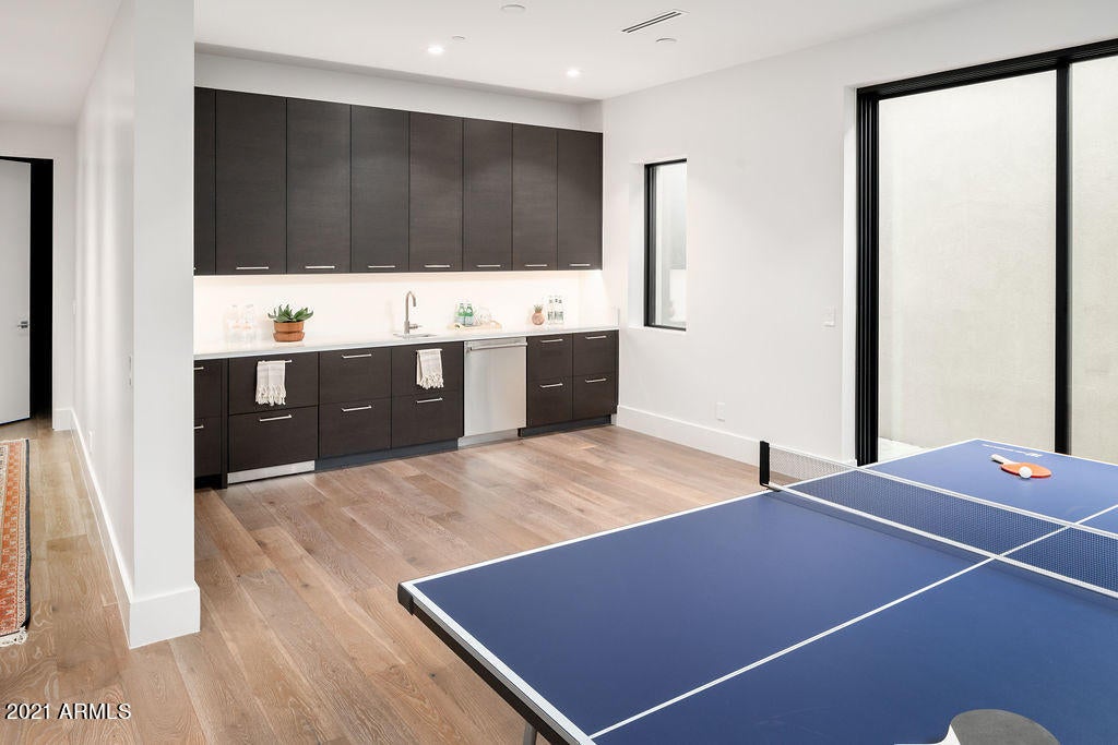 RITZ-CARLTON PARCEL B - Residential