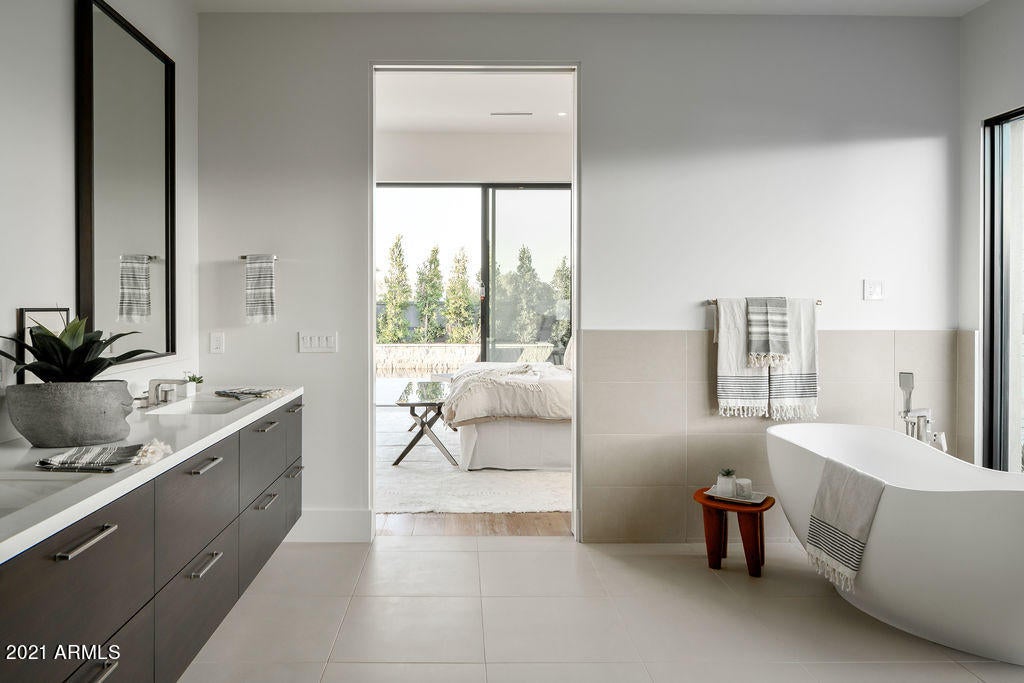 RITZ-CARLTON PARCEL B - Residential