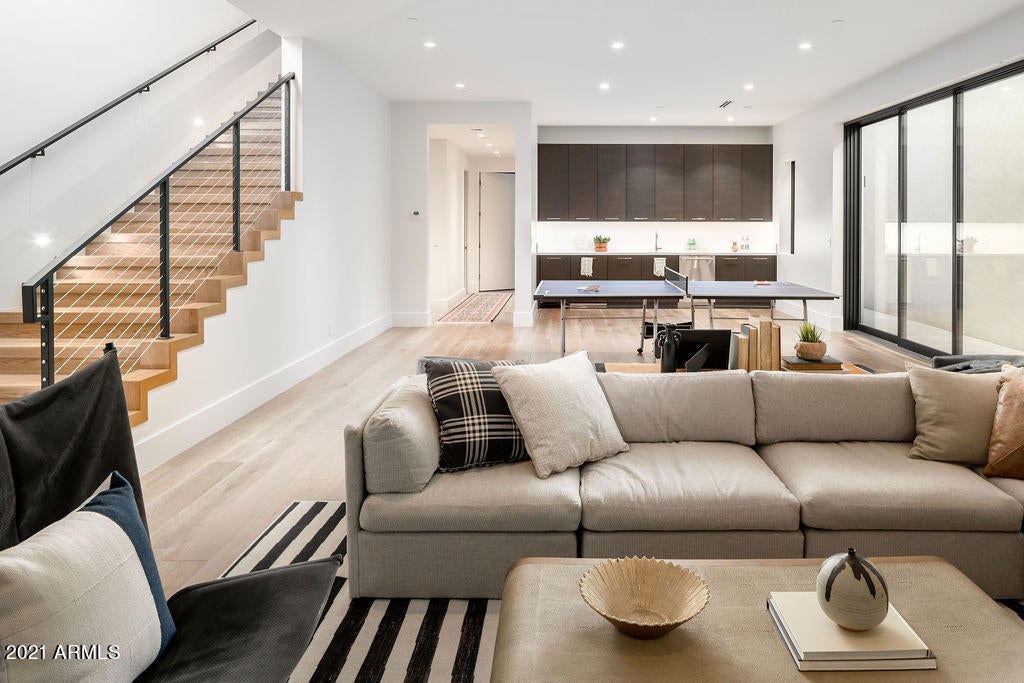 RITZ-CARLTON PARCEL B - Residential