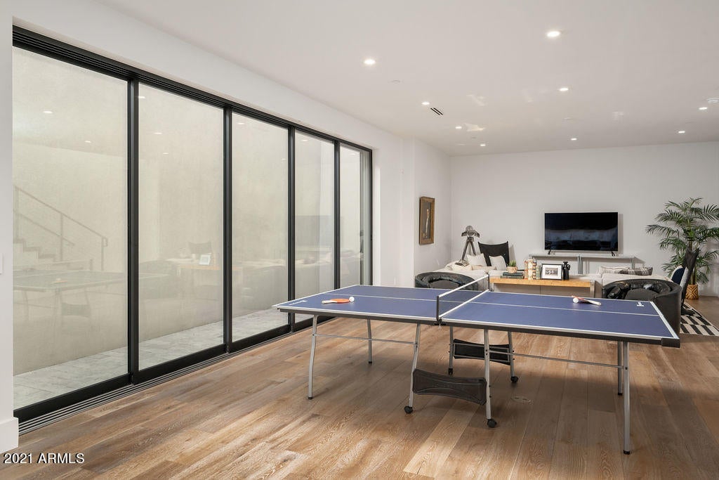 RITZ-CARLTON PARCEL B - Residential