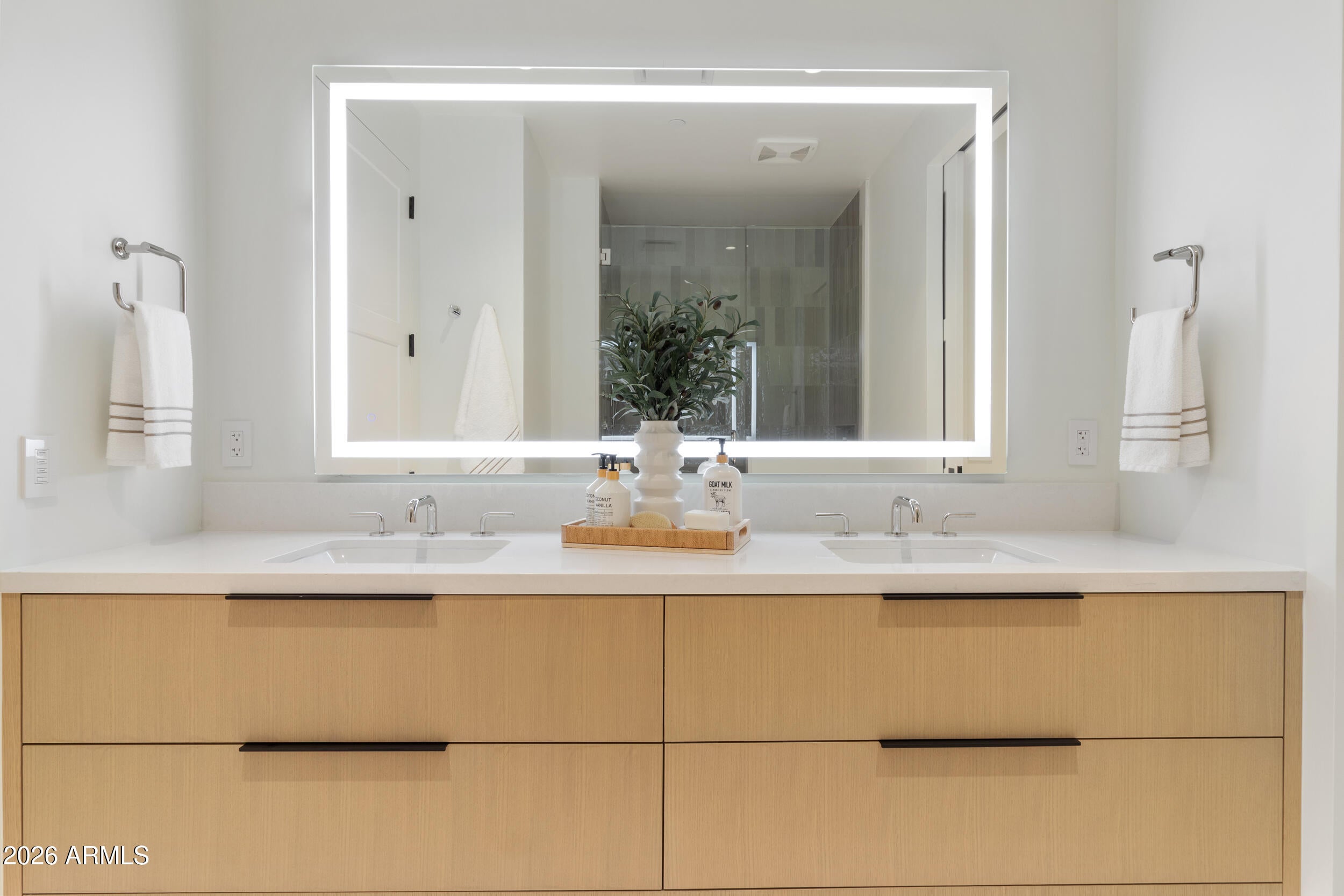 ASCENT AT THE PHOENICIAN CAMELBACK RESIDENCES COND - Residential