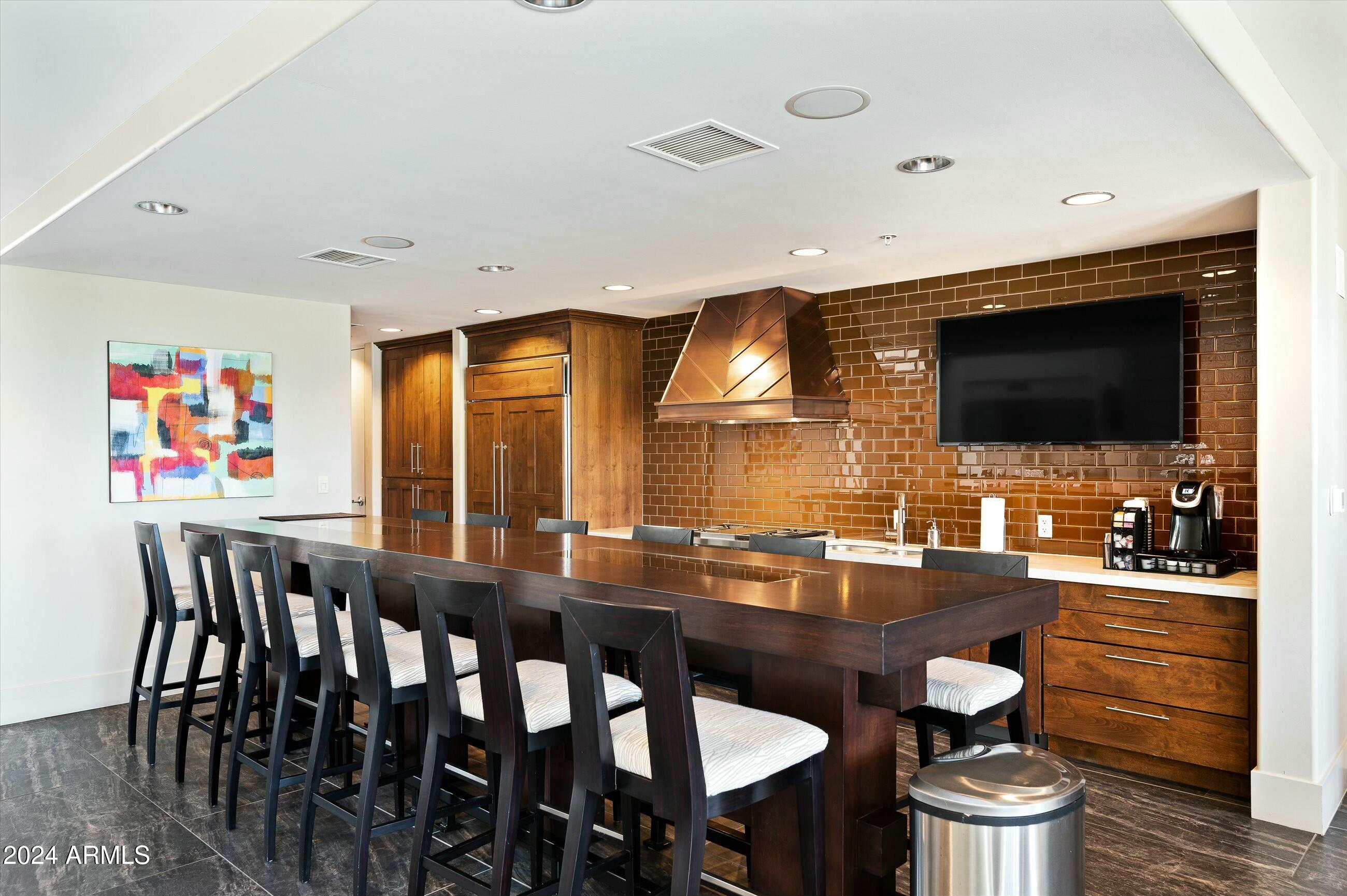 FAIRWAY LODGE AT THE BILTMORE CONDOMINIUM AMD - Residential
