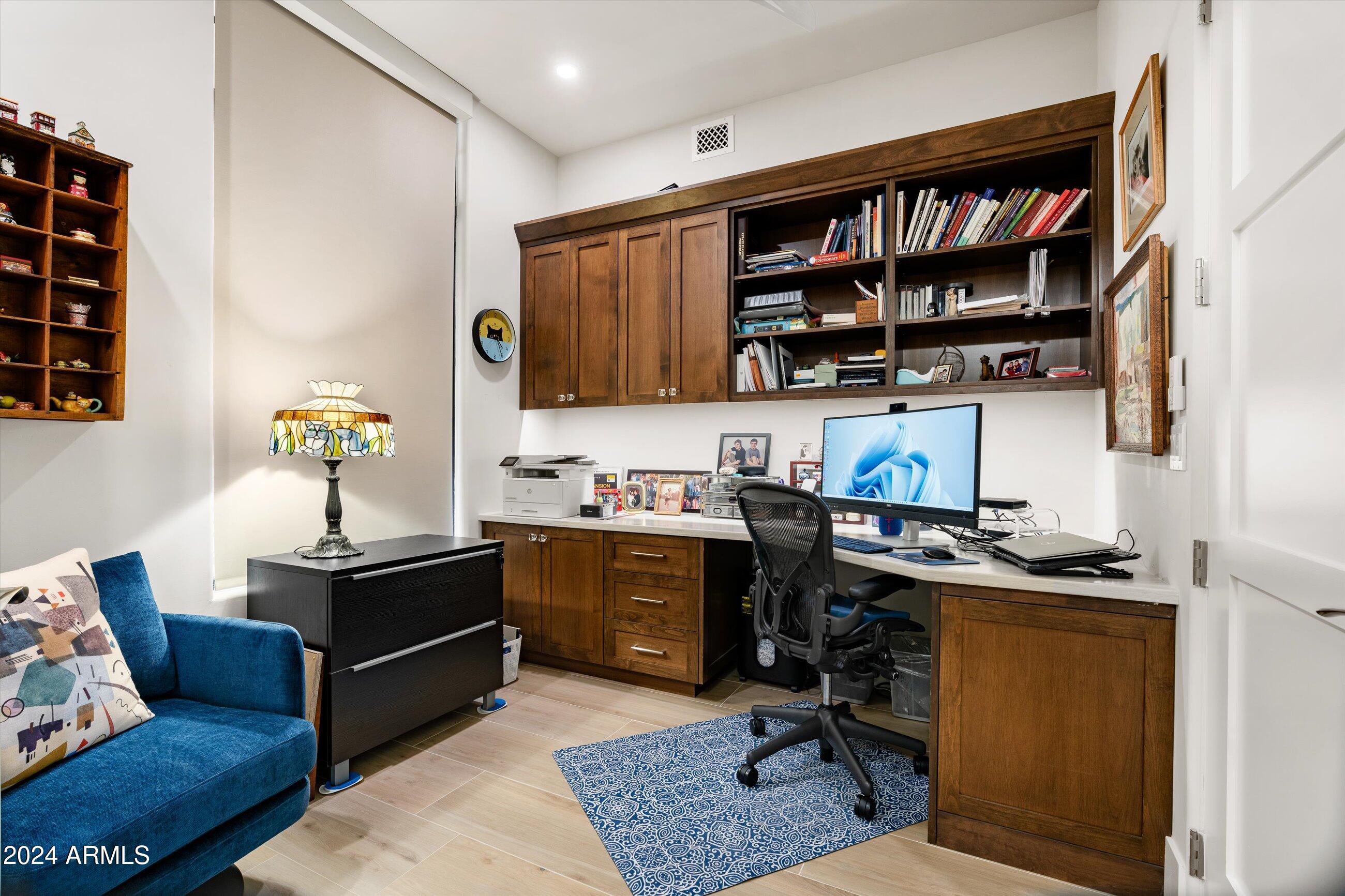 FAIRWAY LODGE AT THE BILTMORE CONDOMINIUM AMD - Residential