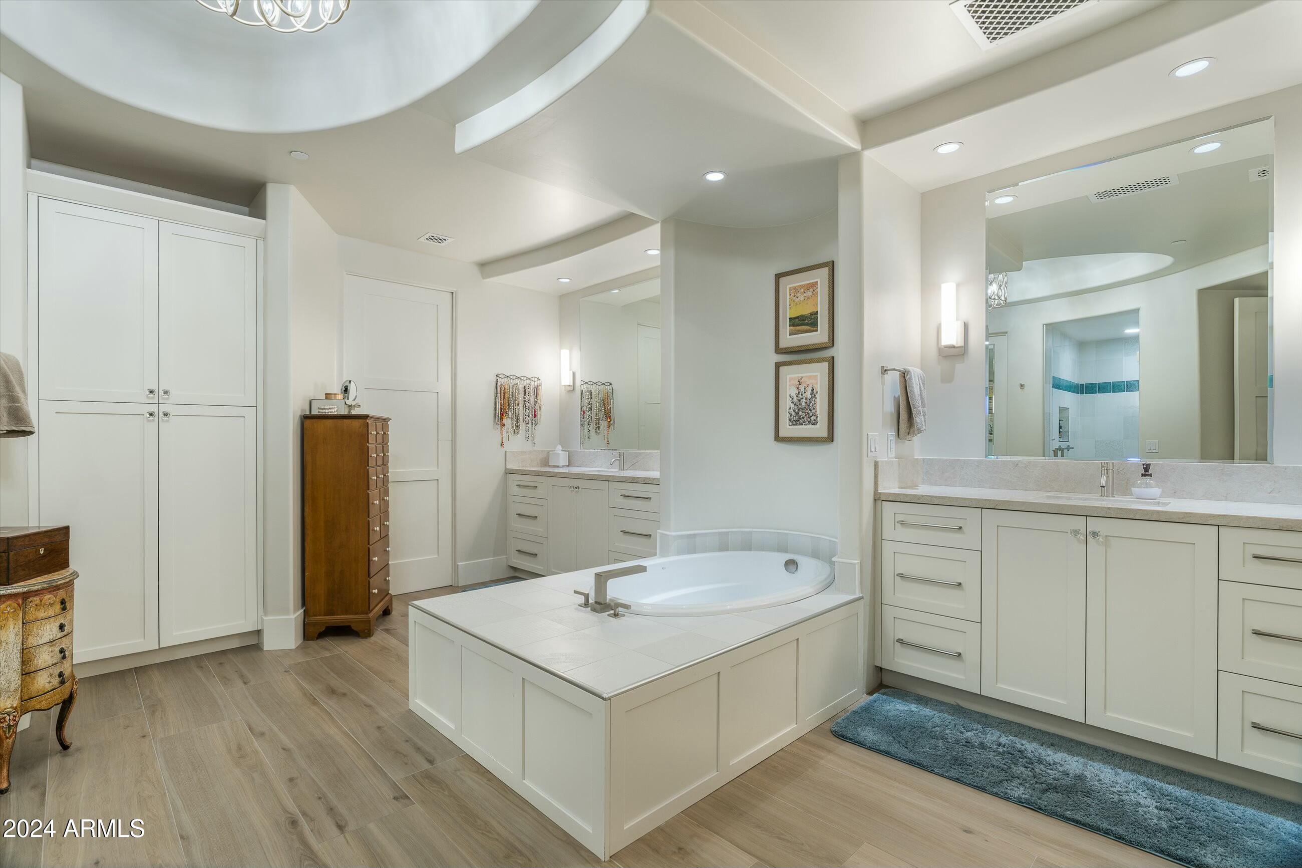 FAIRWAY LODGE AT THE BILTMORE CONDOMINIUM AMD - Residential