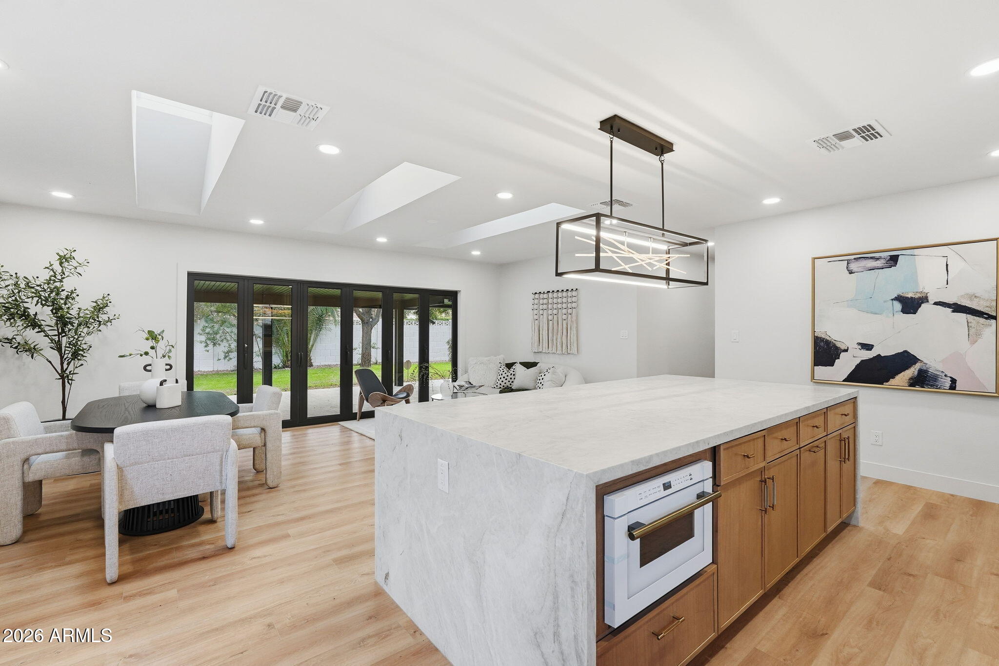 ENCANTO VISTA - Residential