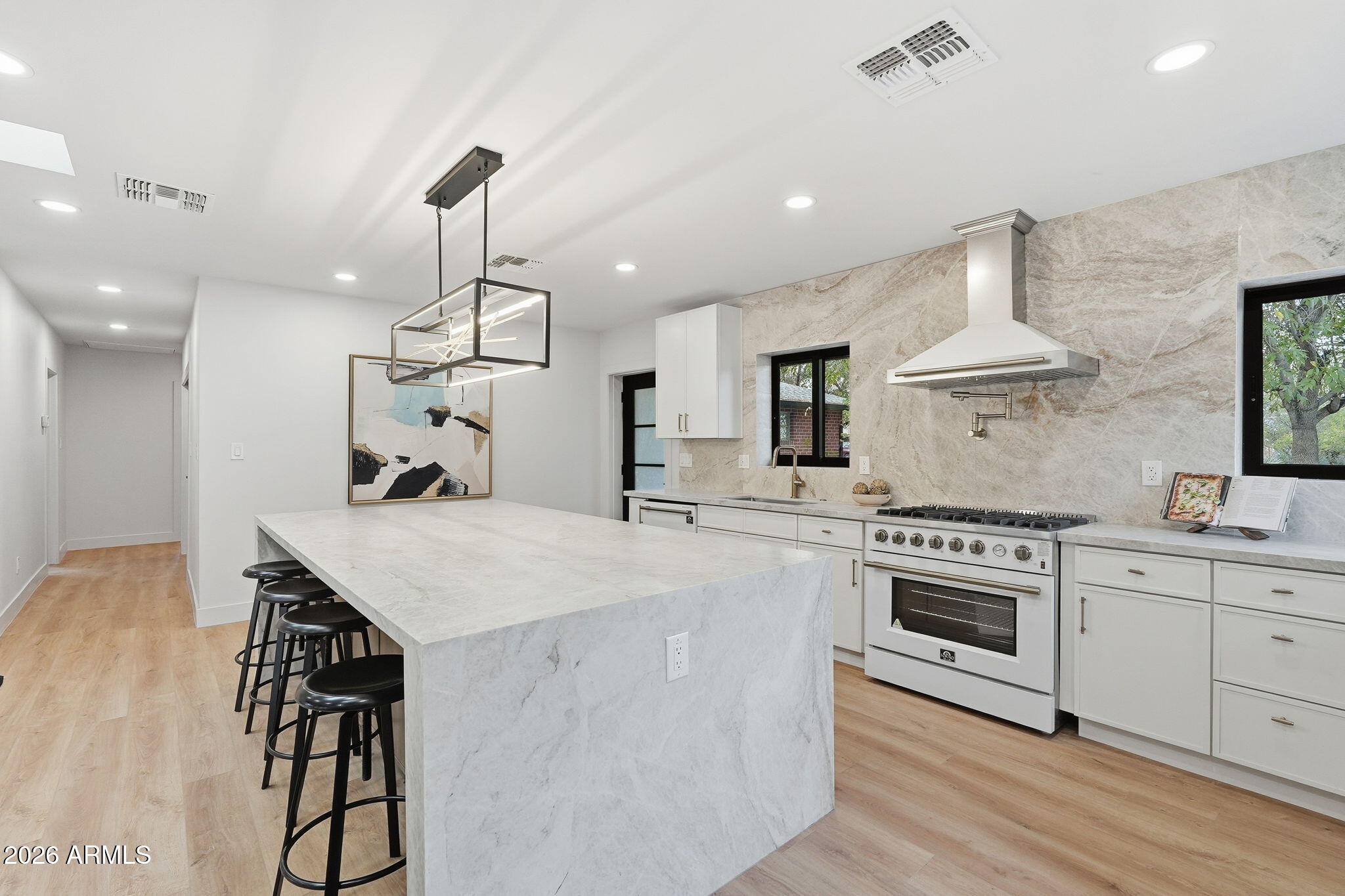 ENCANTO VISTA - Residential