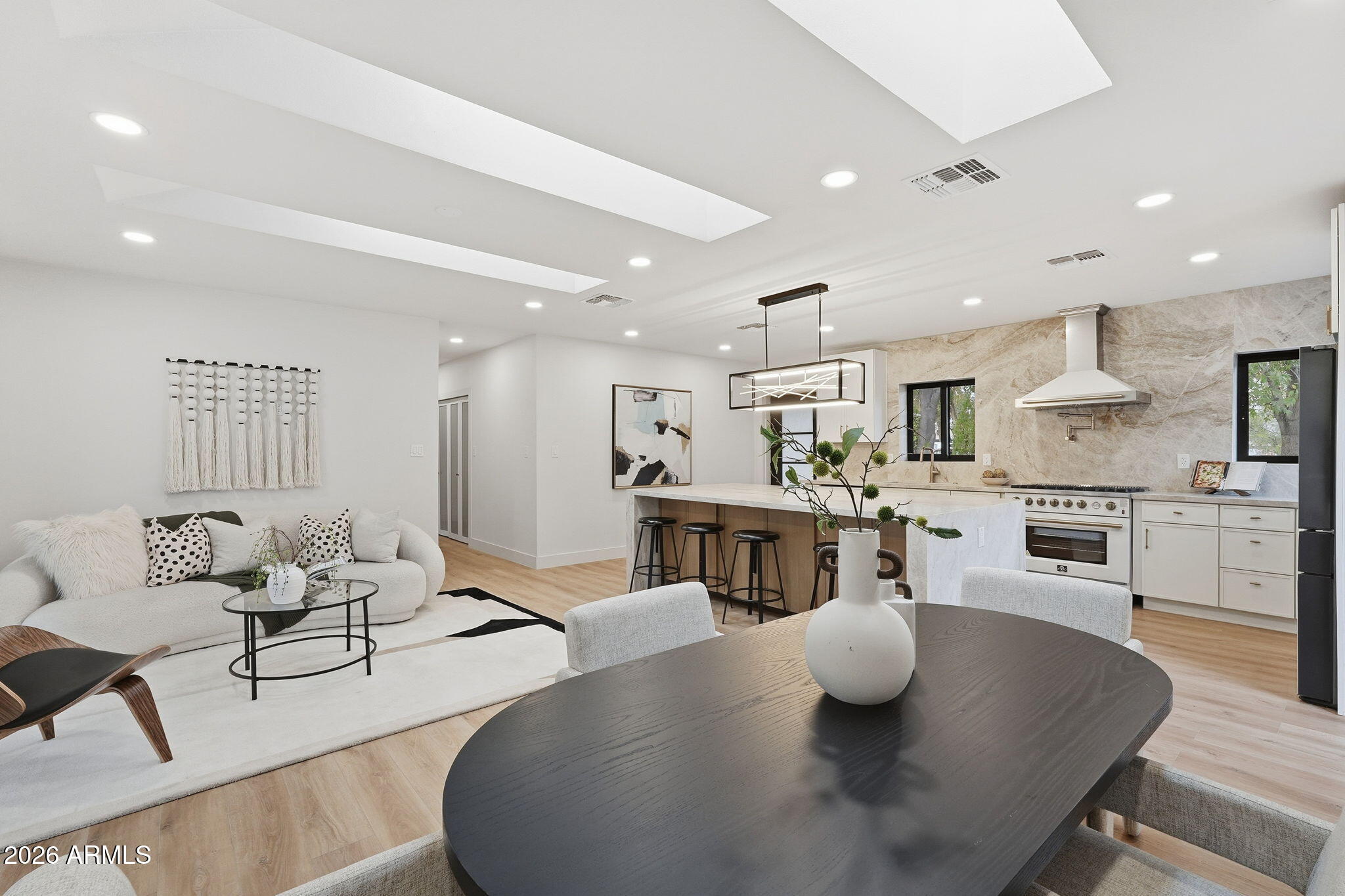 ENCANTO VISTA - Residential