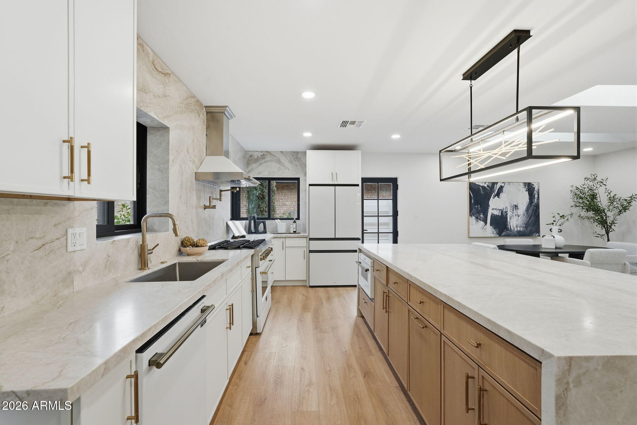 ENCANTO VISTA - Residential