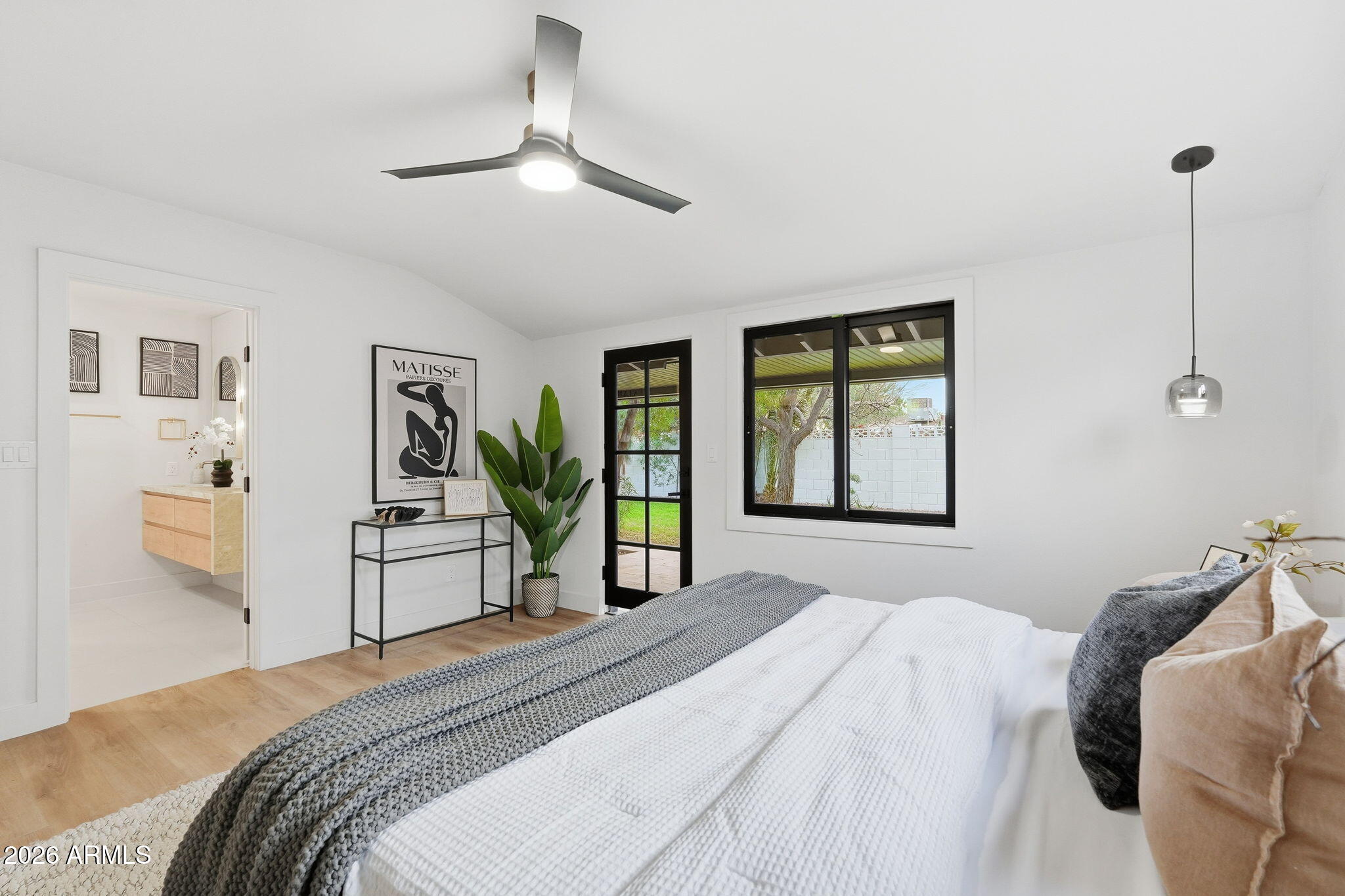 ENCANTO VISTA - Residential