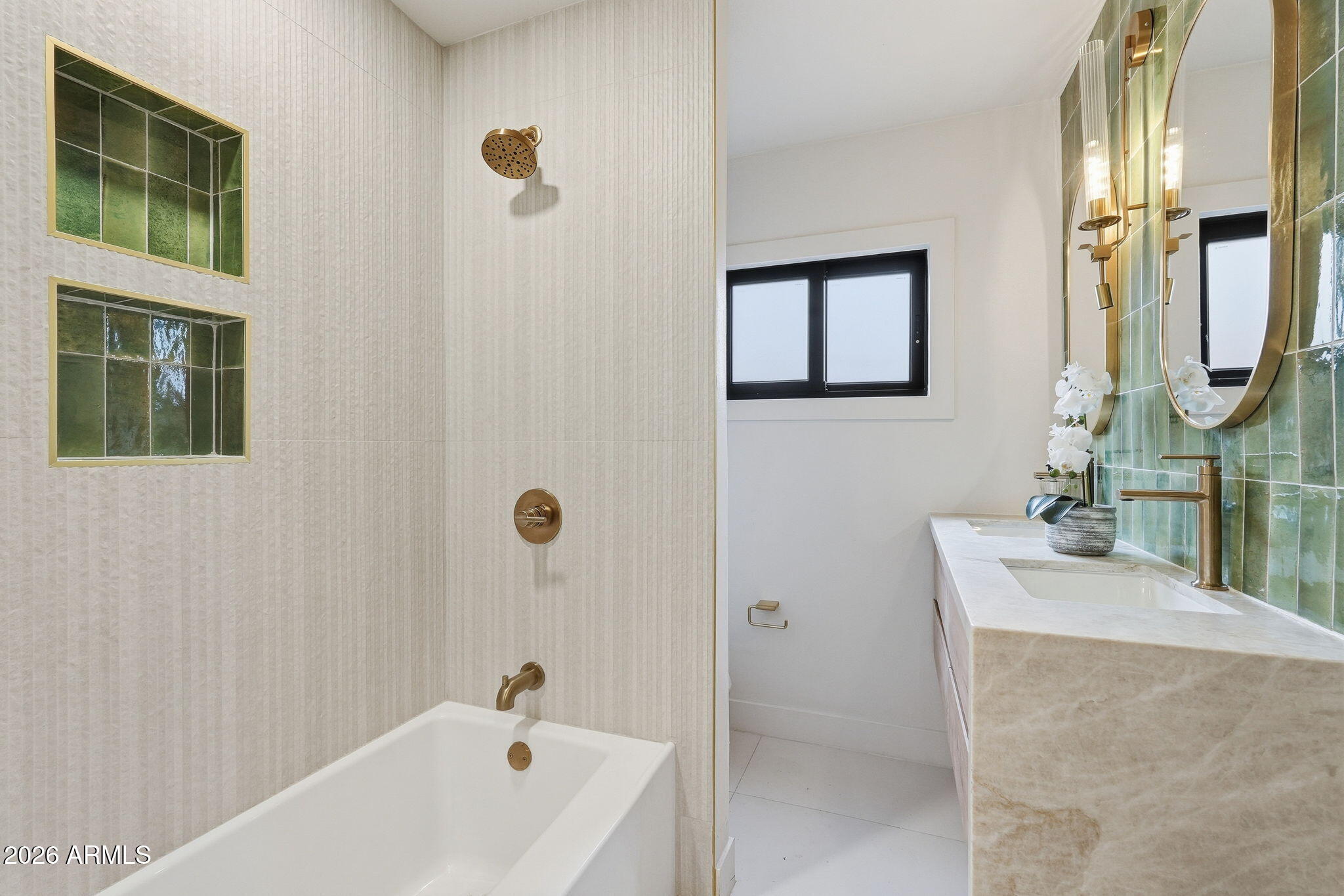 ENCANTO VISTA - Residential