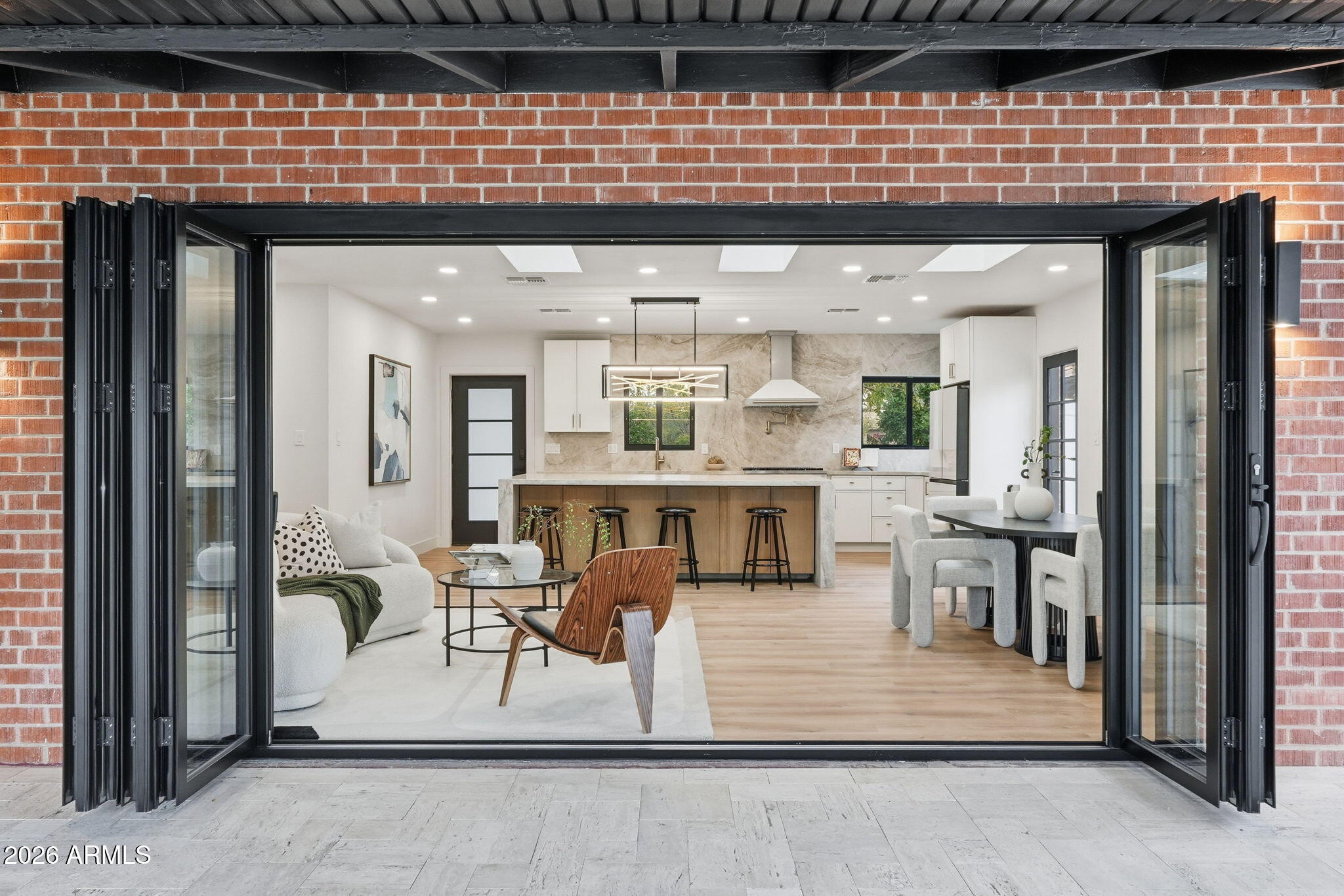 ENCANTO VISTA - Residential