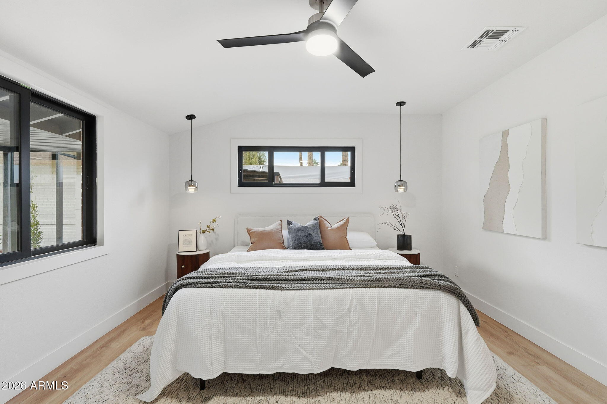ENCANTO VISTA - Residential