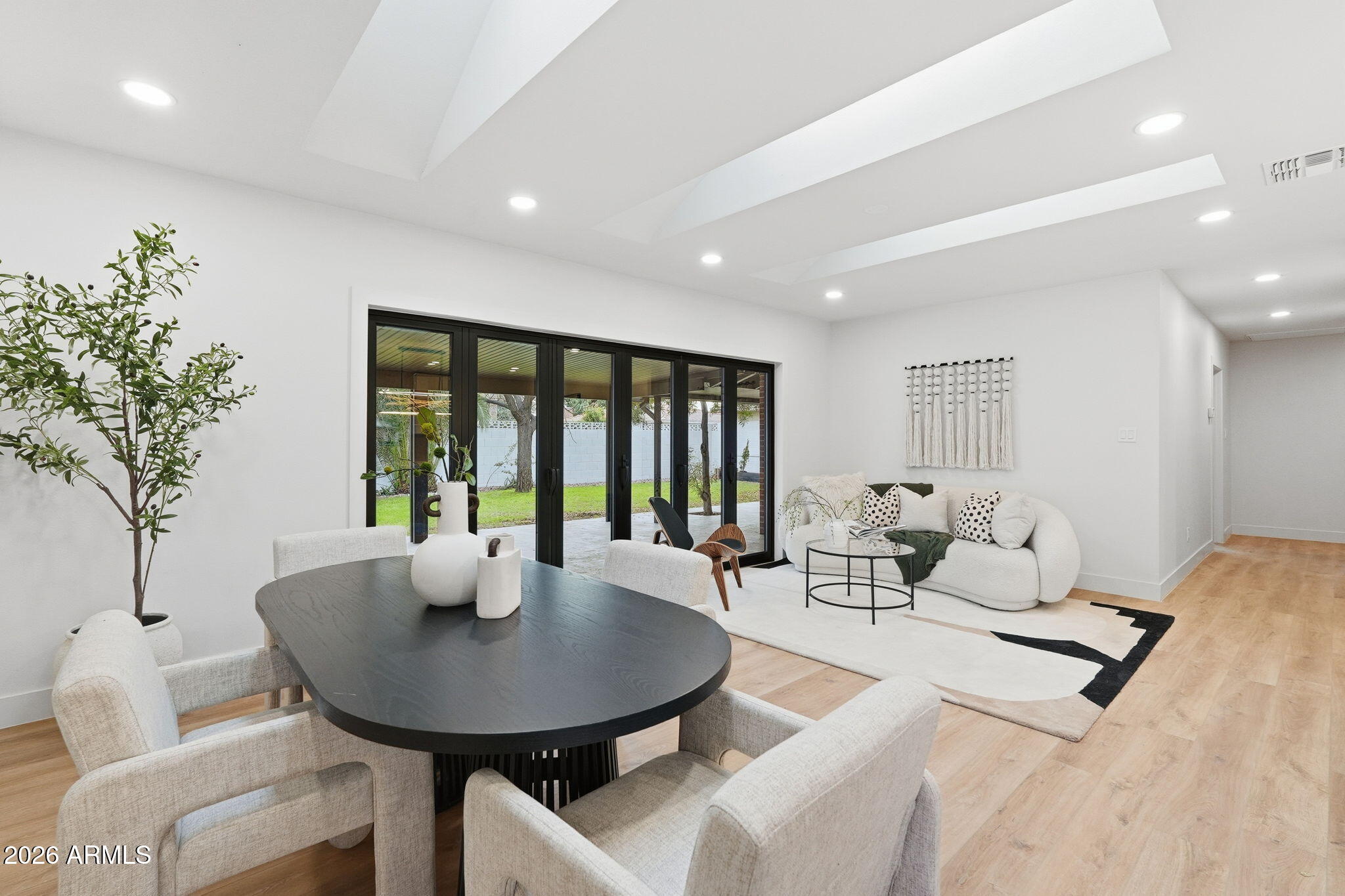 ENCANTO VISTA - Residential