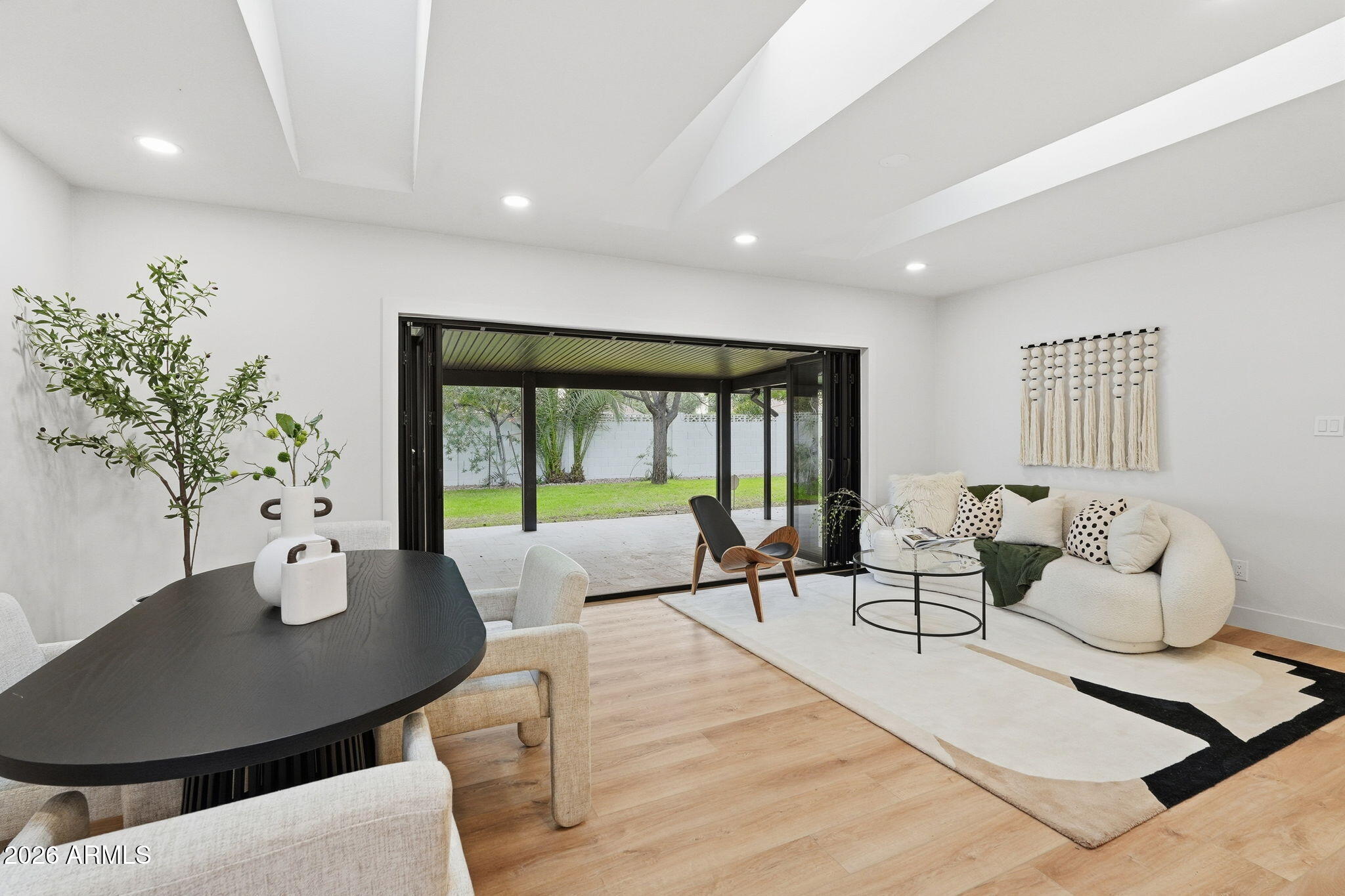 ENCANTO VISTA - Residential