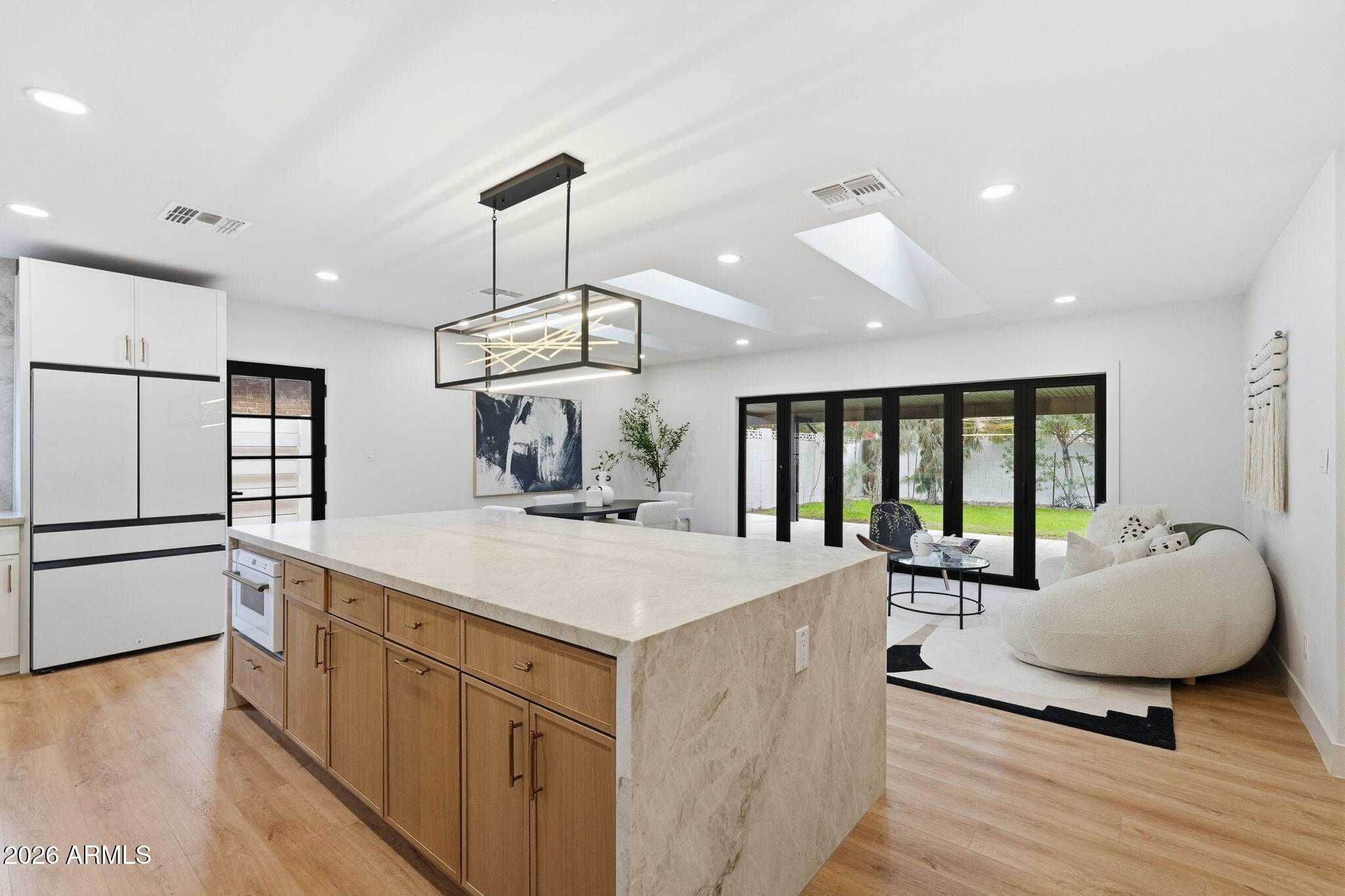ENCANTO VISTA - Residential