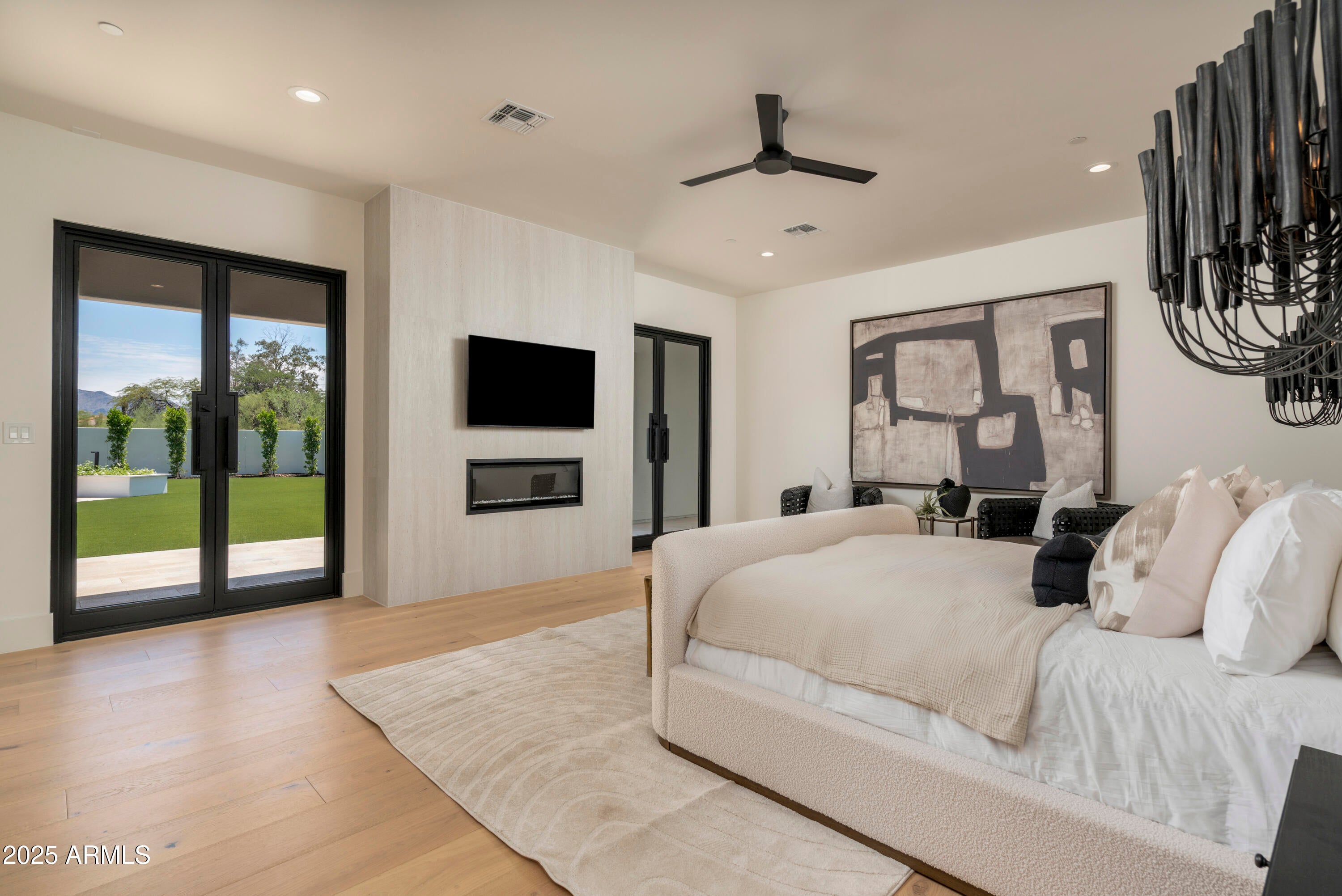 PINNACLE PARADISE - Residential