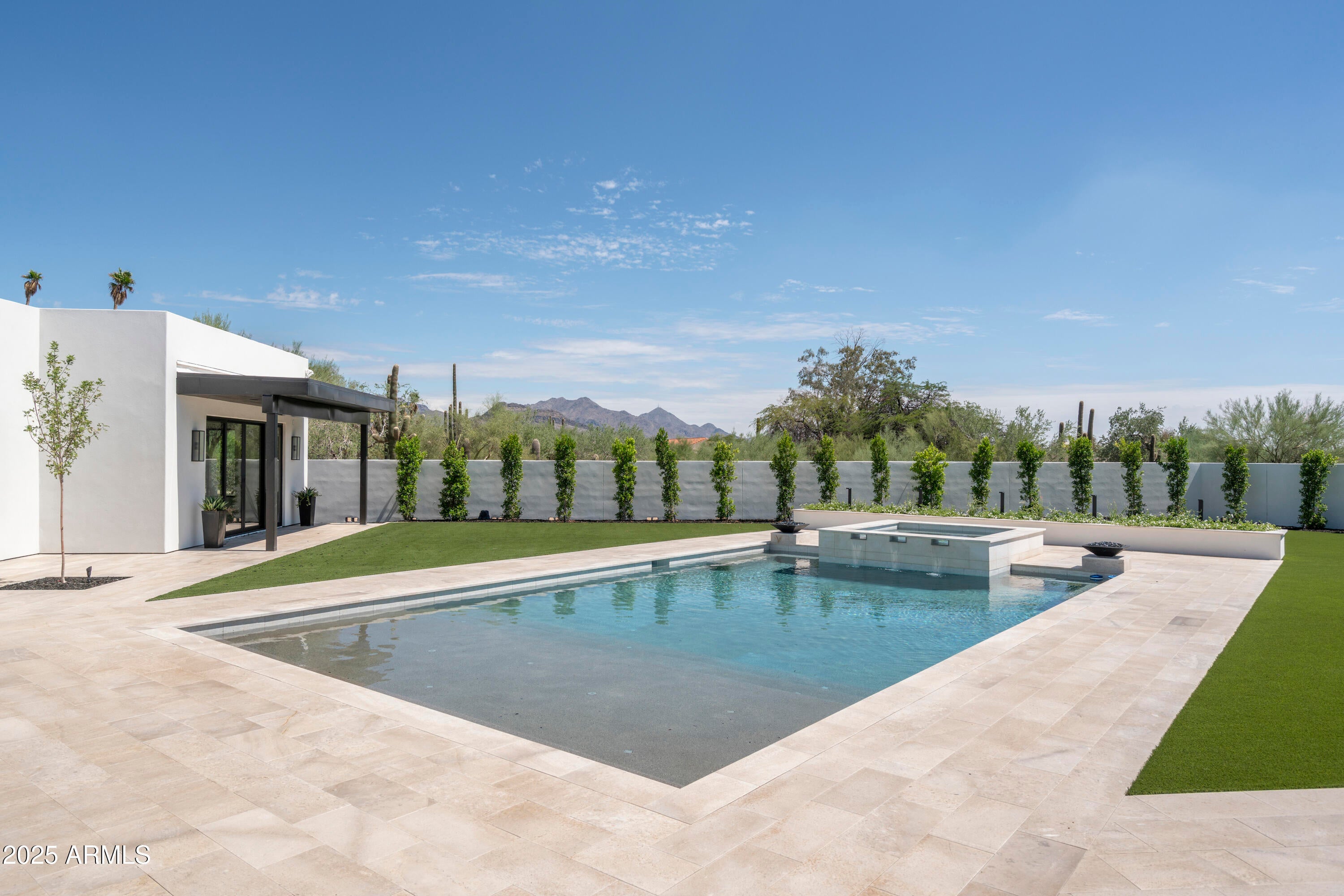 PINNACLE PARADISE - Residential