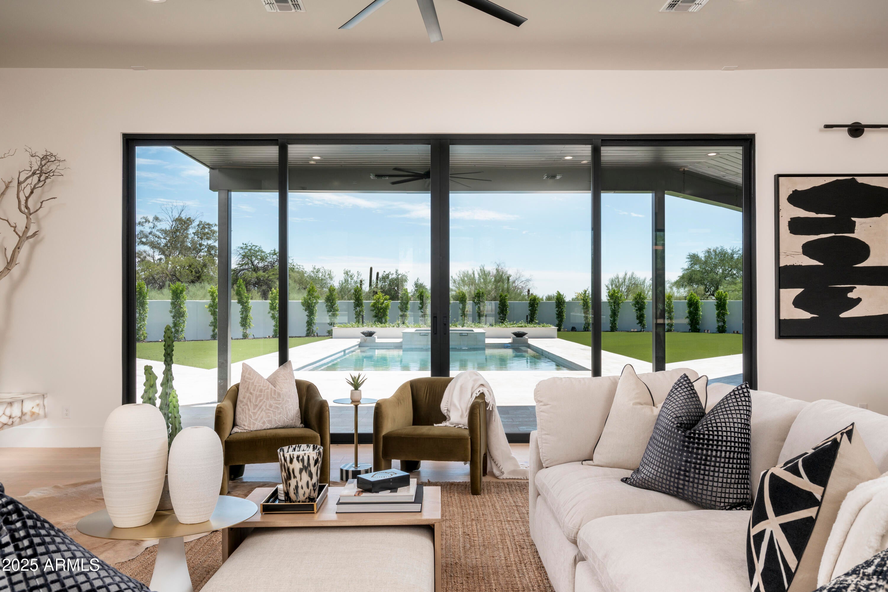 PINNACLE PARADISE - Residential