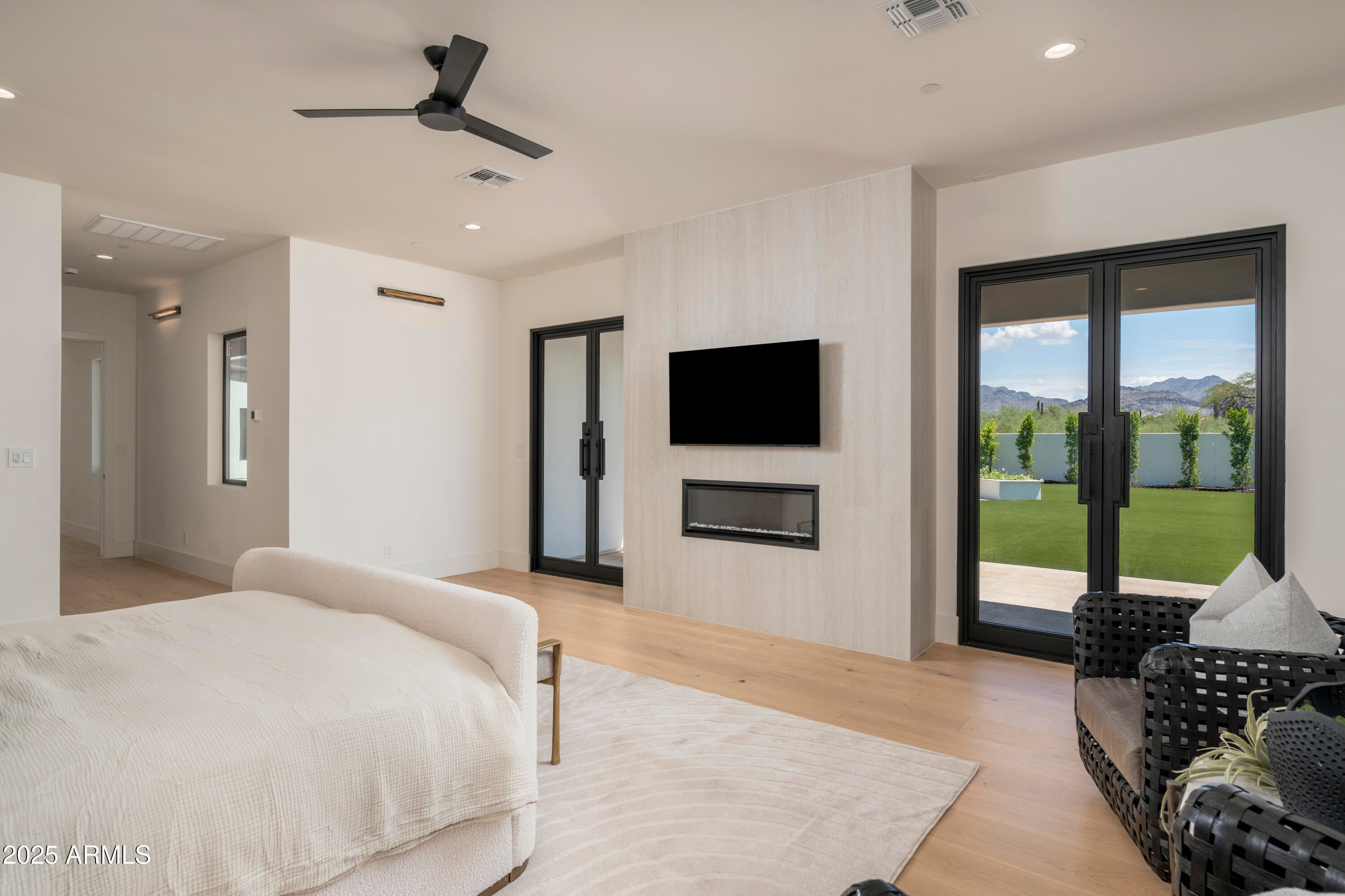 PINNACLE PARADISE - Residential