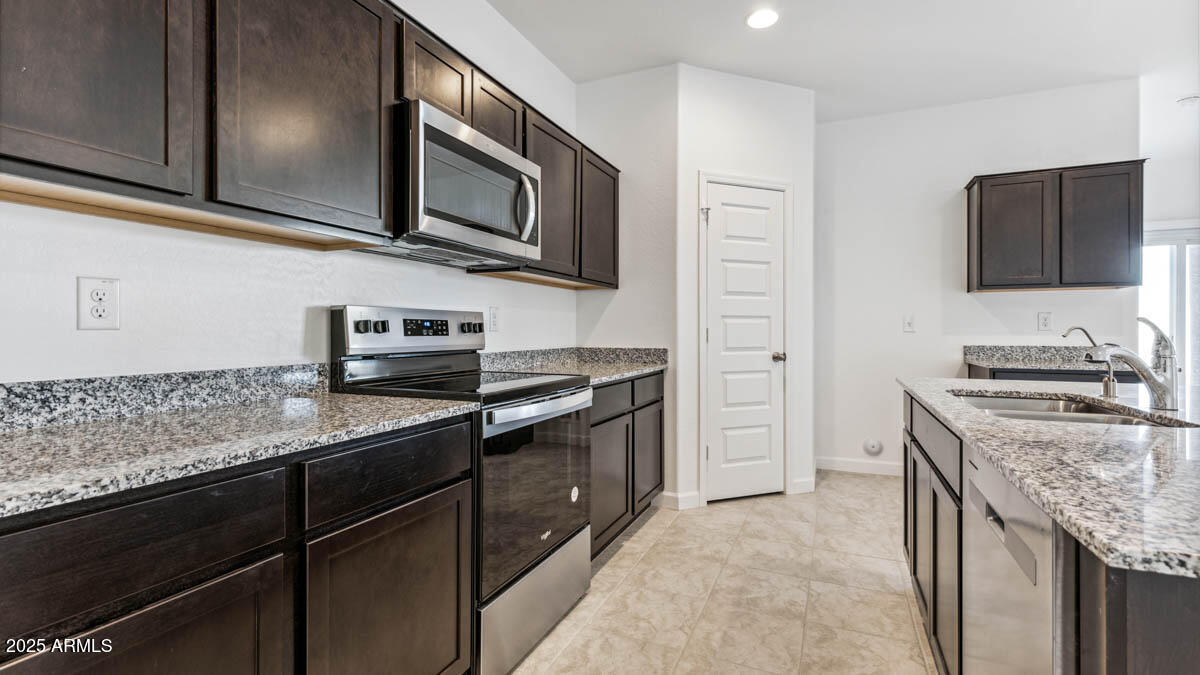 MAGMA RANCH II UNIT 1 - Residential