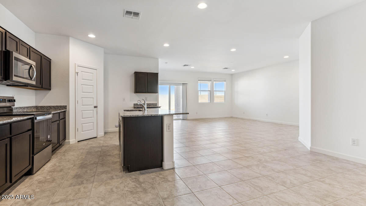 MAGMA RANCH II UNIT 1 - Residential
