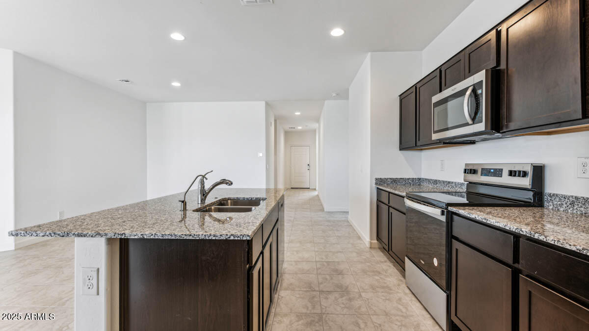 MAGMA RANCH II UNIT 1 - Residential