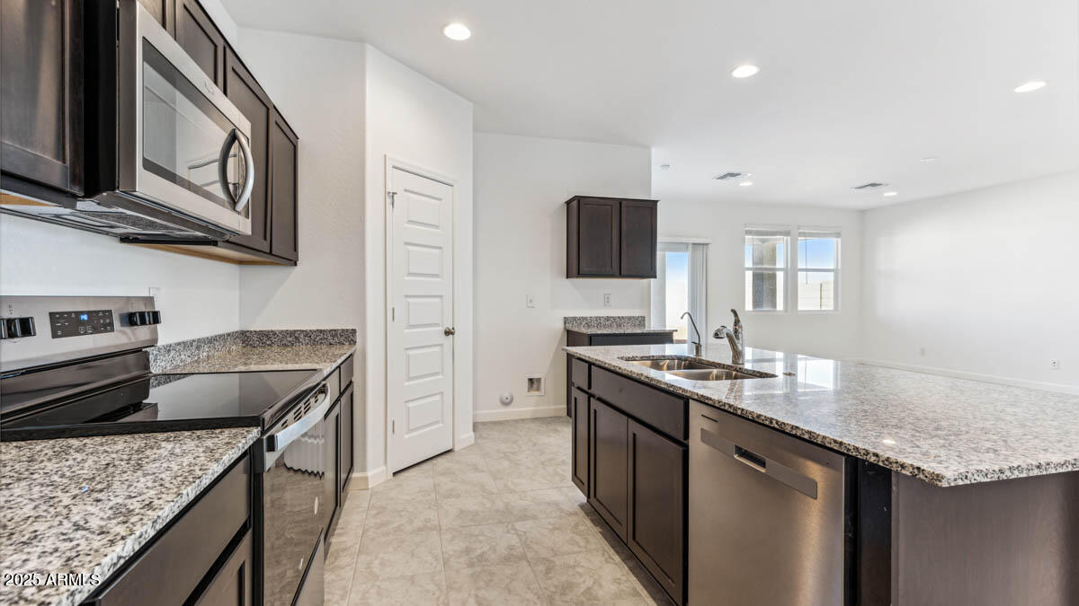 MAGMA RANCH II UNIT 1 - Residential