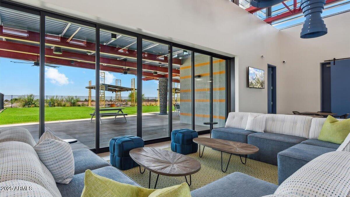 MAGMA RANCH II UNIT 1 - Residential