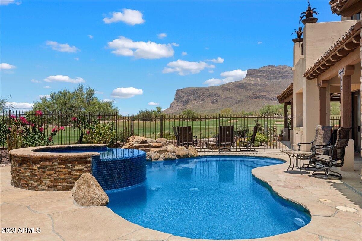 Superstition Mountain - Residential
