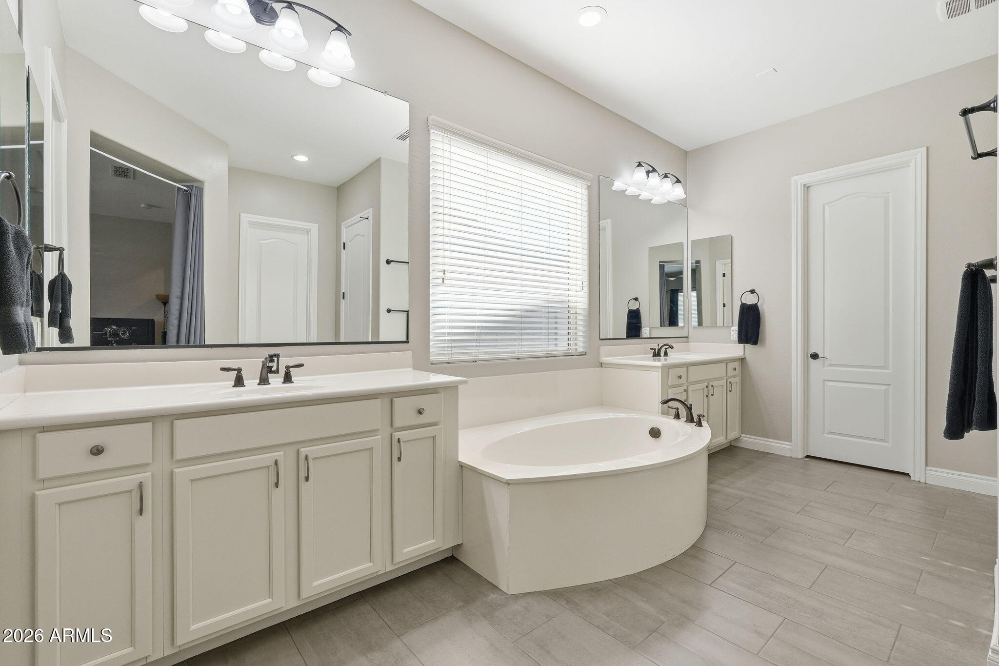 HIGLEY MANOR - Residential