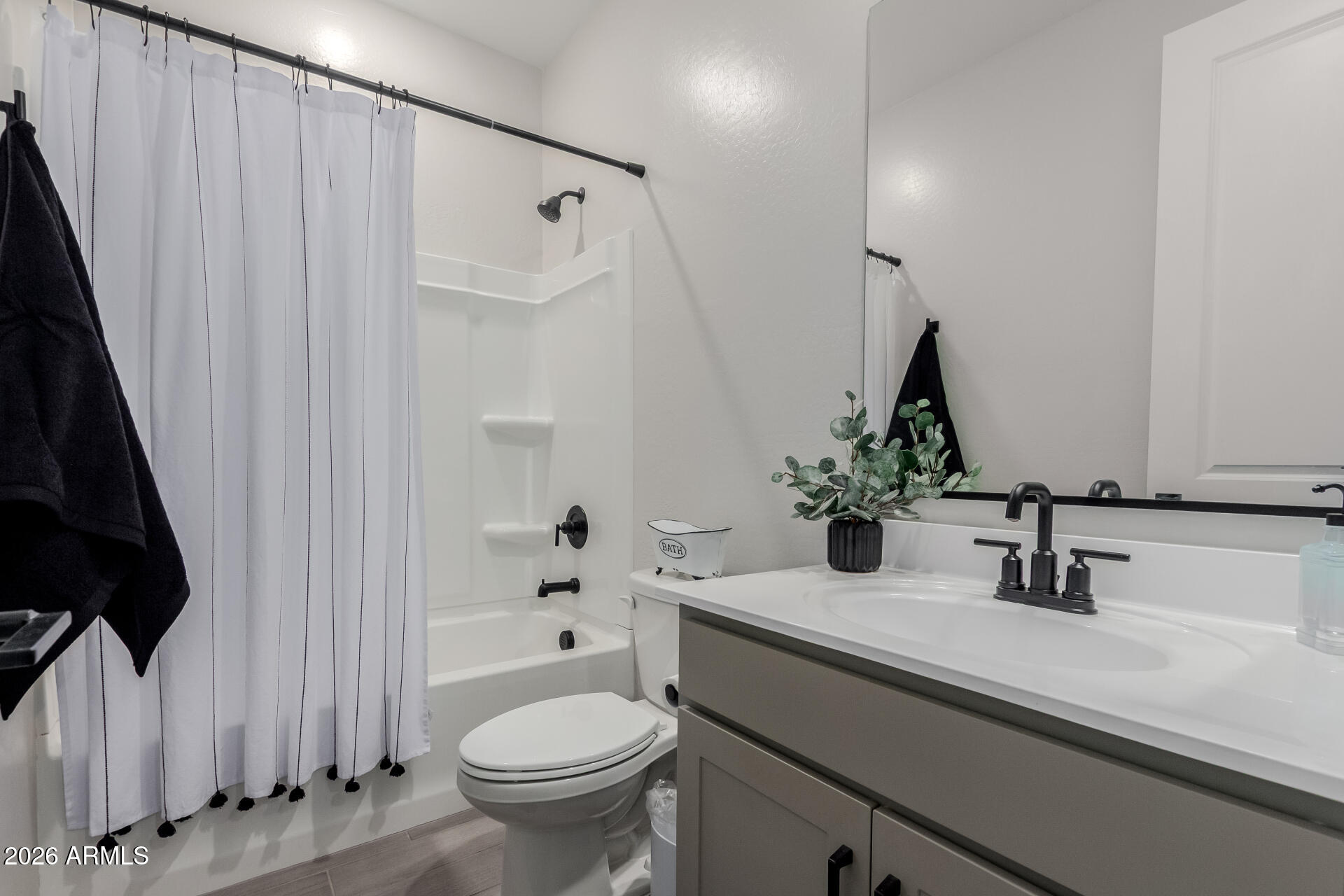 WALES RANCHES - Residential
