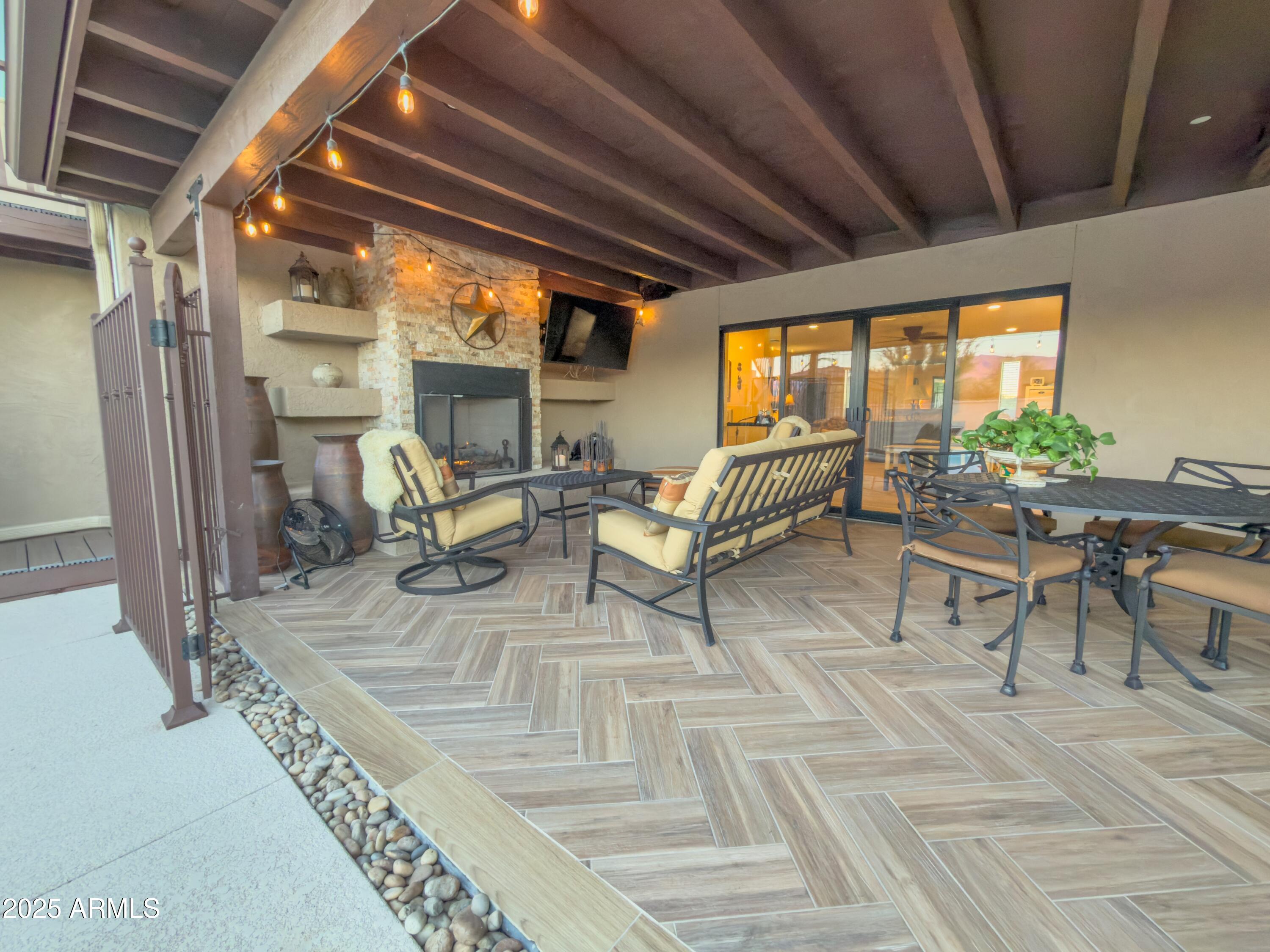 CAREFREE TOO - Residential