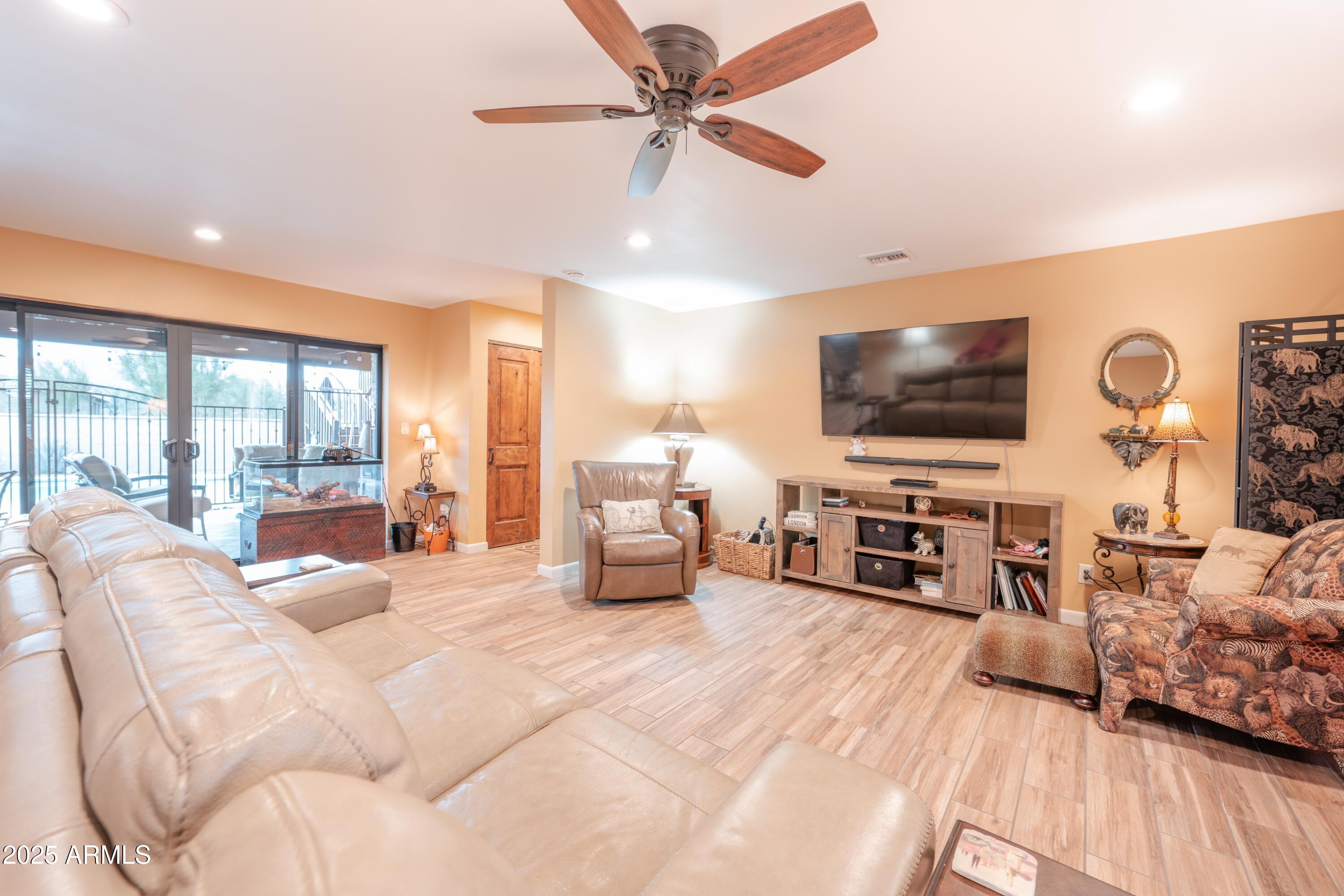 CAREFREE TOO - Residential