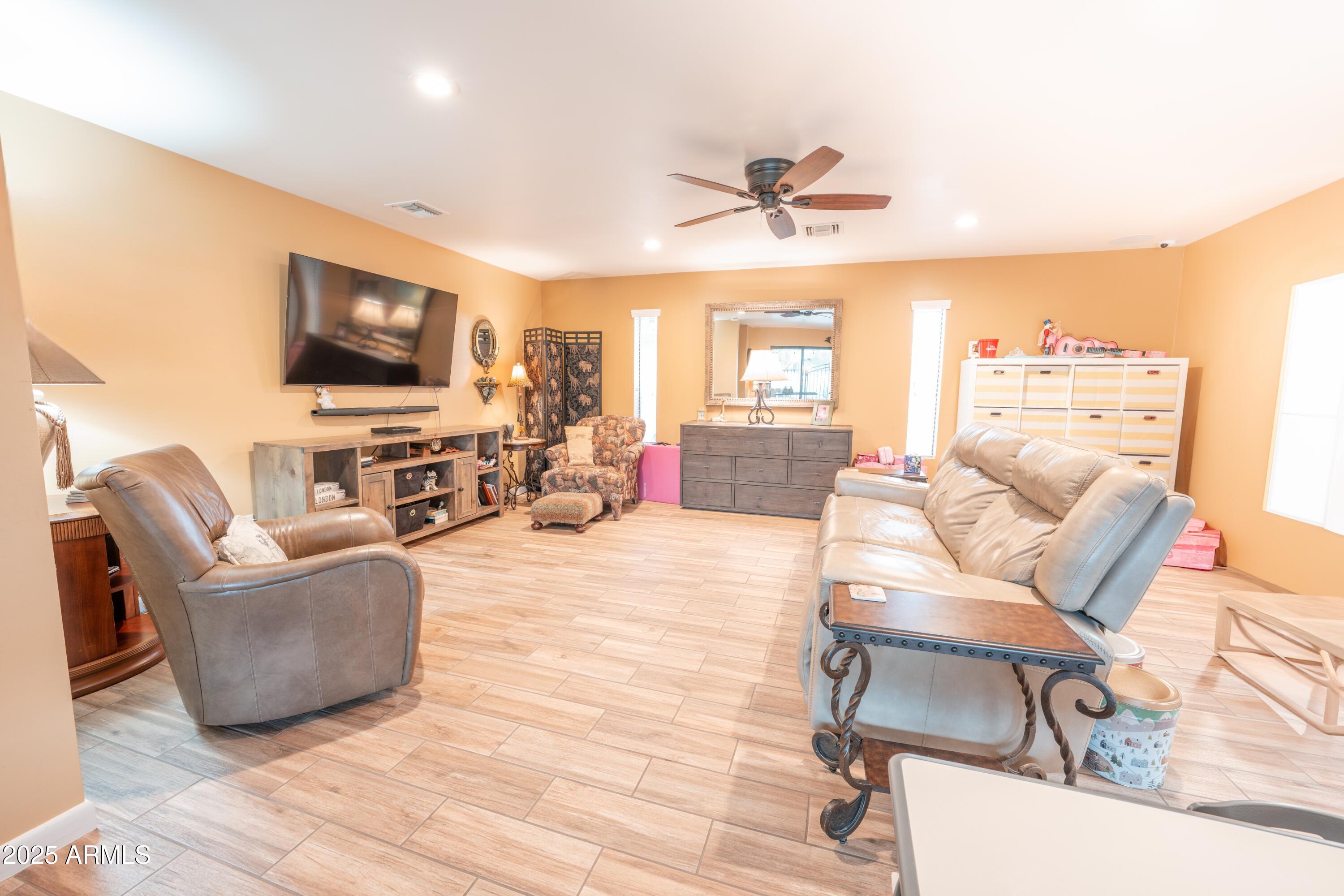 CAREFREE TOO - Residential