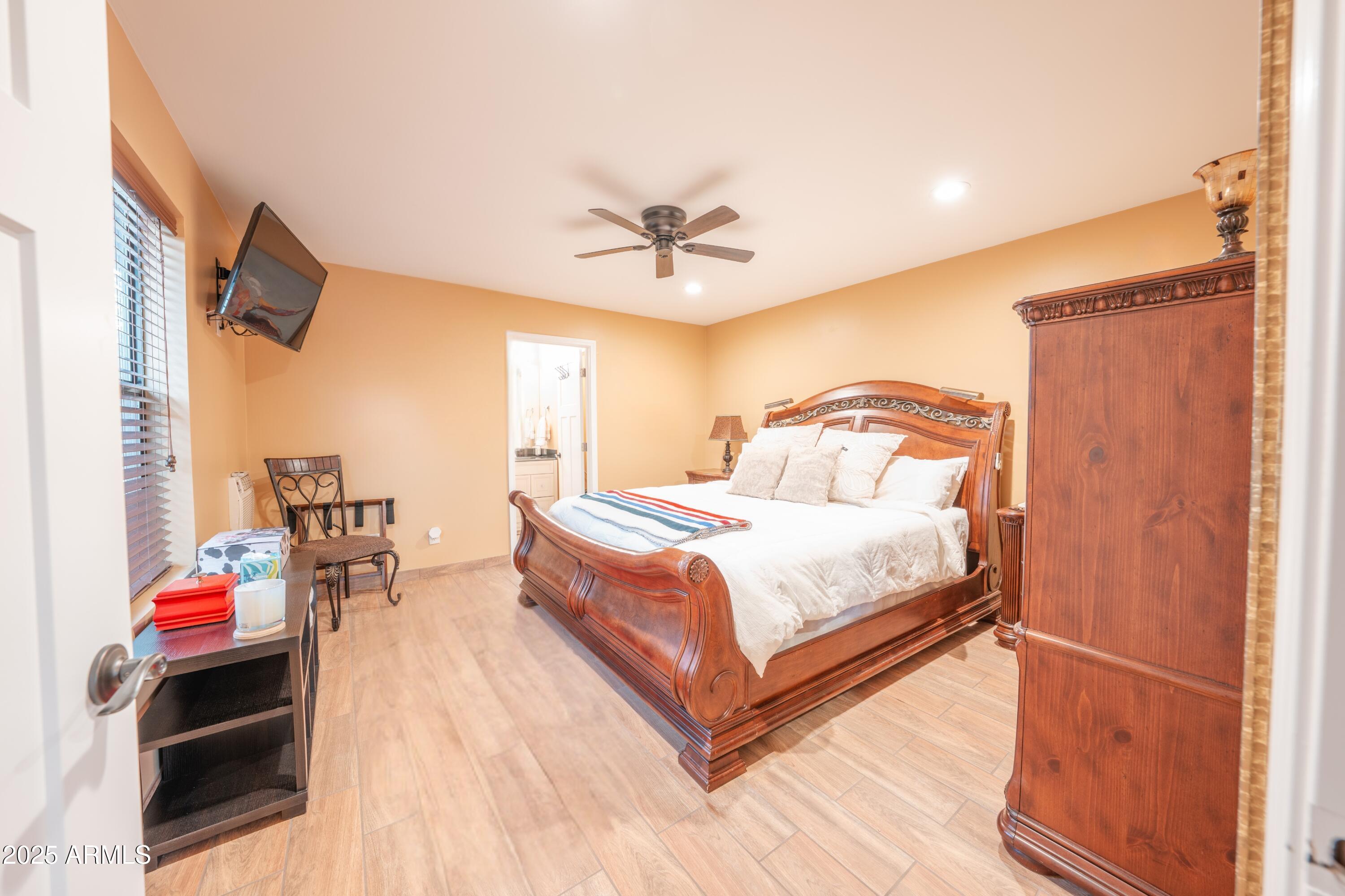 CAREFREE TOO - Residential