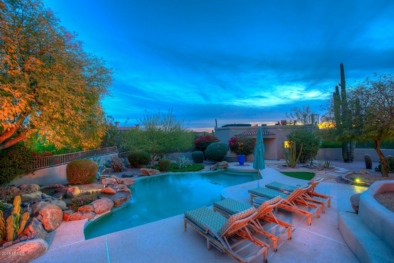 PINNACLE PEAK VISTAS 3 LOT 1-210 TR A-B - Residential