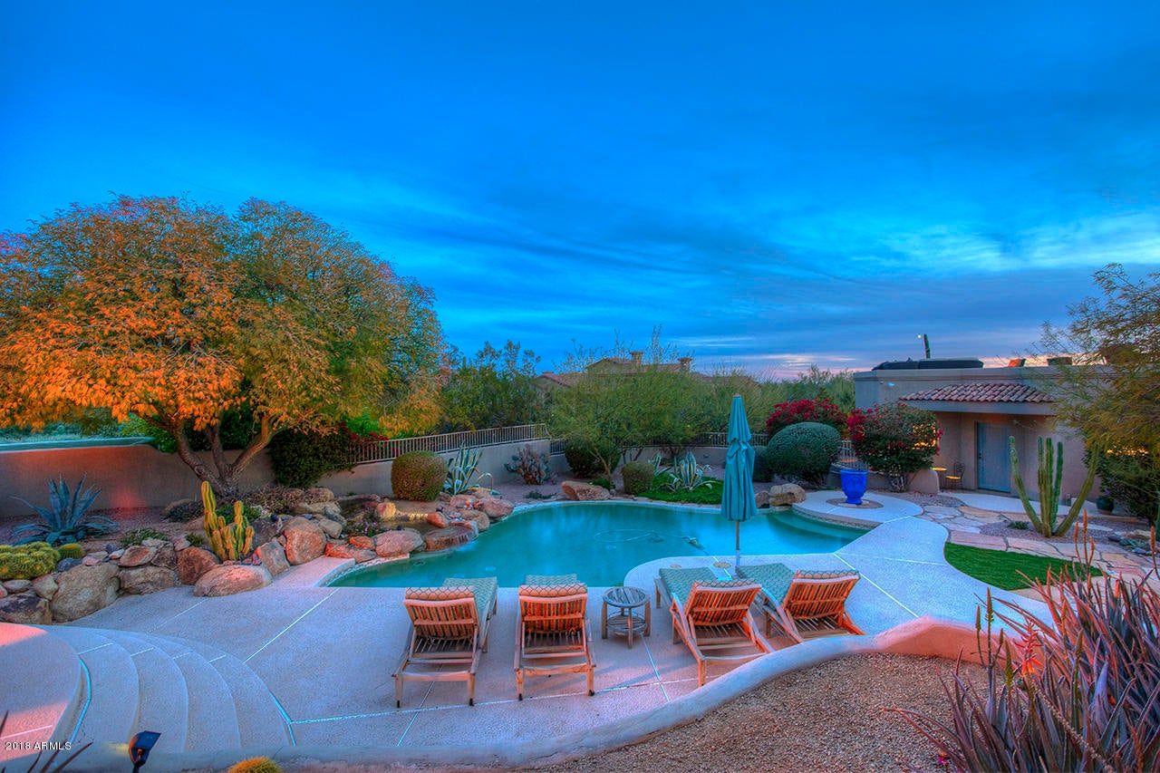 PINNACLE PEAK VISTAS 3 LOT 1-210 TR A-B - Residential